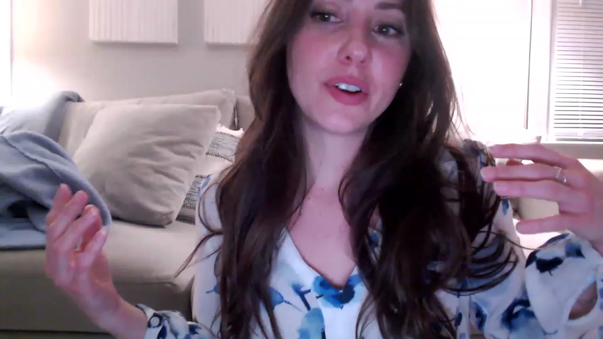 Gallery image thumbnail from Lust_4_Life's myfreecams stream on, 03/08/2023, 23:54 image 17 of 20