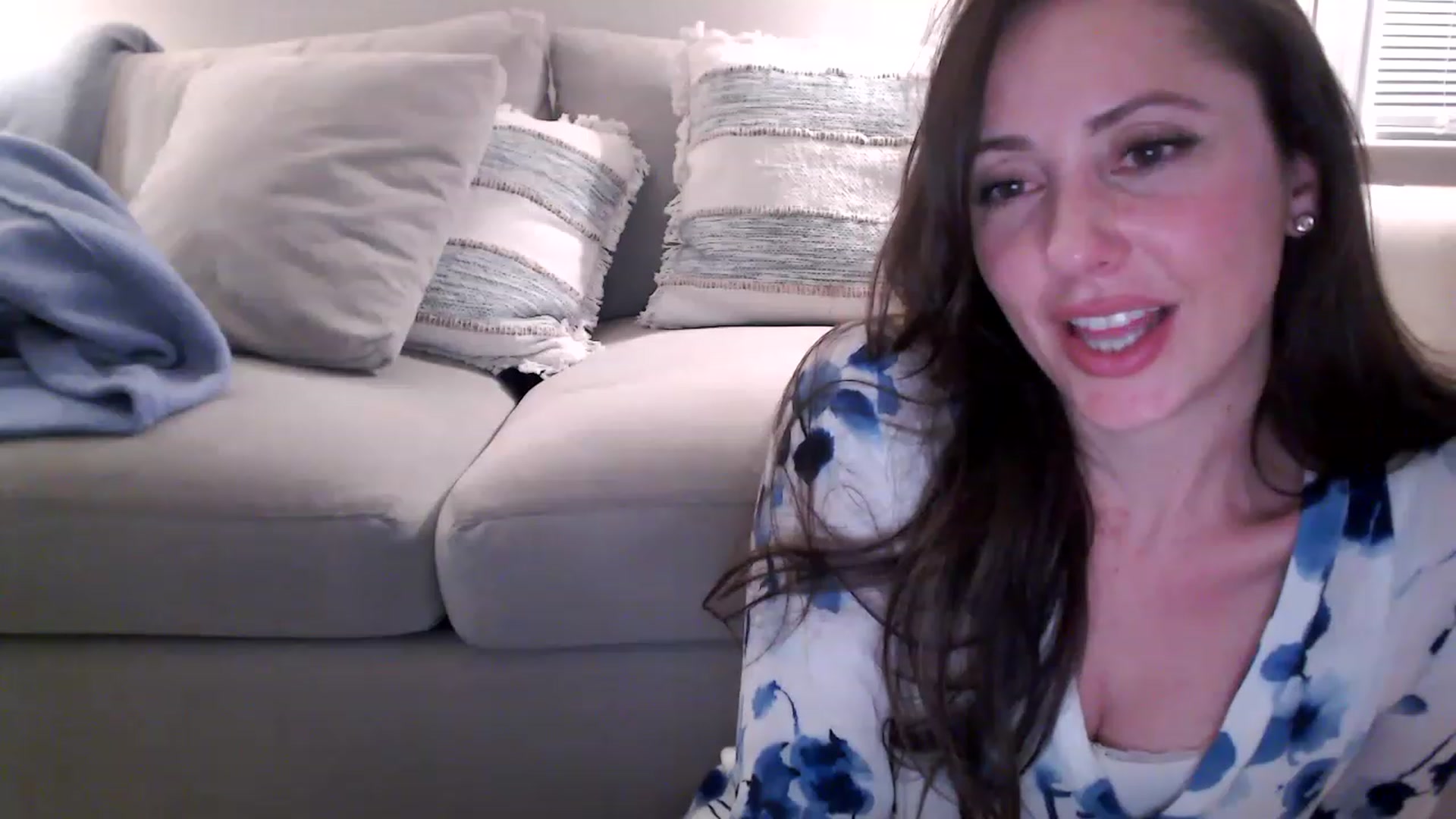 Gallery image thumbnail from Lust_4_Life's myfreecams stream on, 03/08/2023, 23:54 image 14 of 20