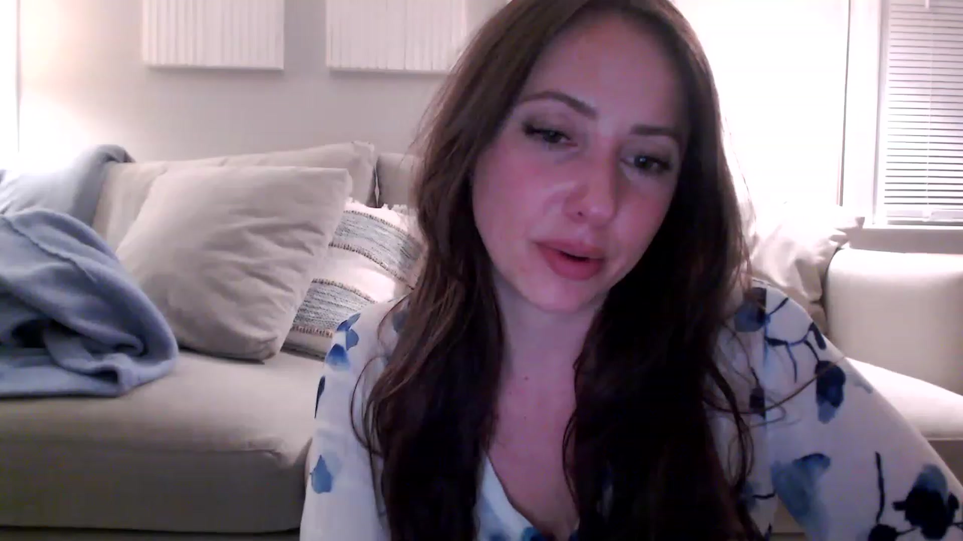 Gallery image thumbnail from Lust_4_Life's myfreecams stream on, 03/08/2023, 23:54 image 18 of 20