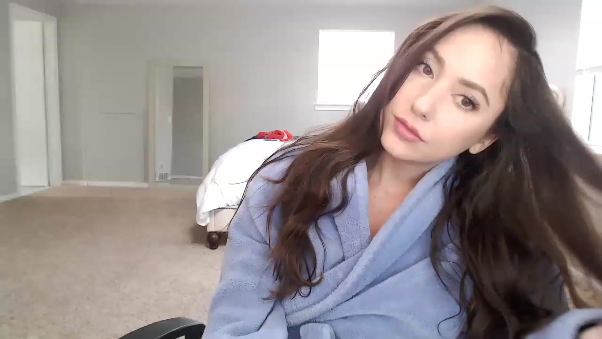 Gallery image thumbnail from Lust_4_Life's myfreecams stream on, 03/11/2023, 21:54 image 7 of 20