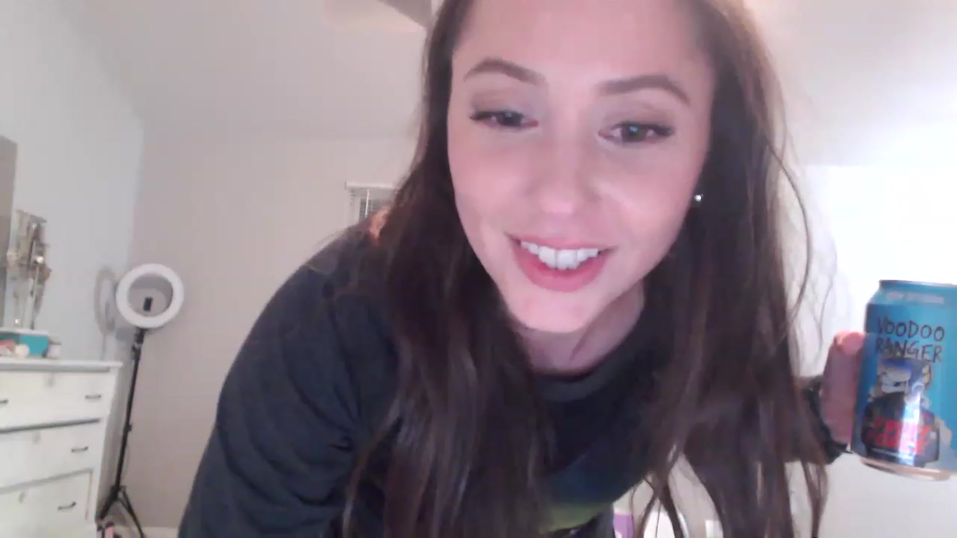 Gallery image thumbnail from Lust_4_Life's myfreecams stream on, 03/15/2023, 01:17 image 11 of 20
