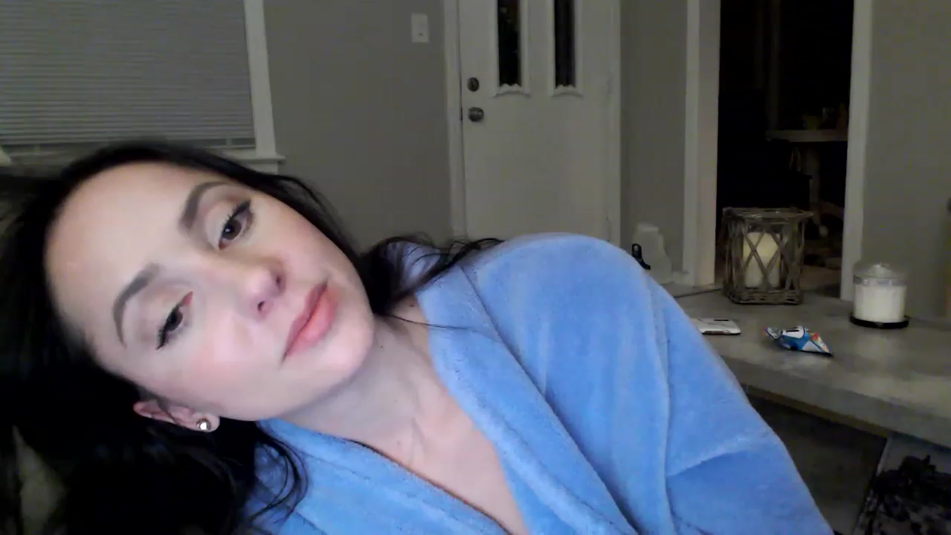 Gallery image thumbnail from Lust_4_Life's myfreecams stream on, 03/22/2023, 01:18 image 14 of 20