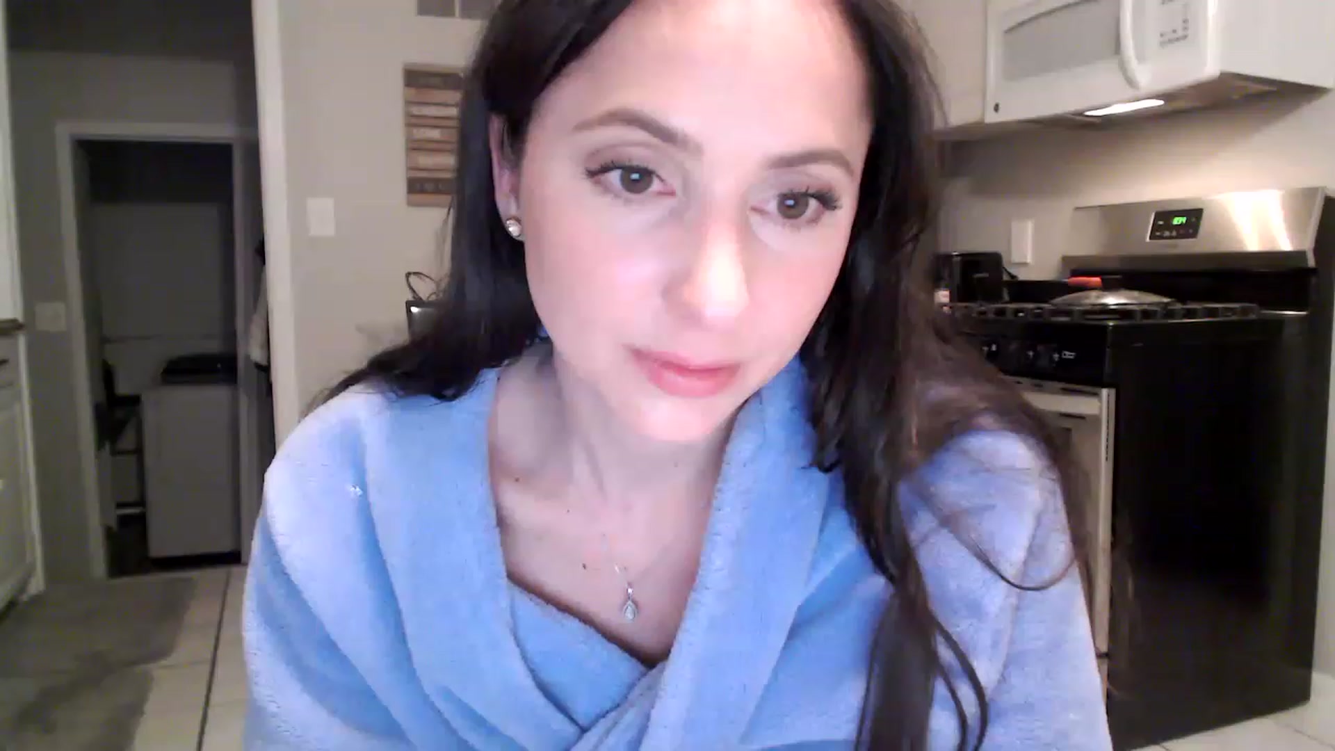 Gallery image thumbnail from Lust_4_Life's myfreecams stream on, 03/22/2023, 01:18 image 5 of 20