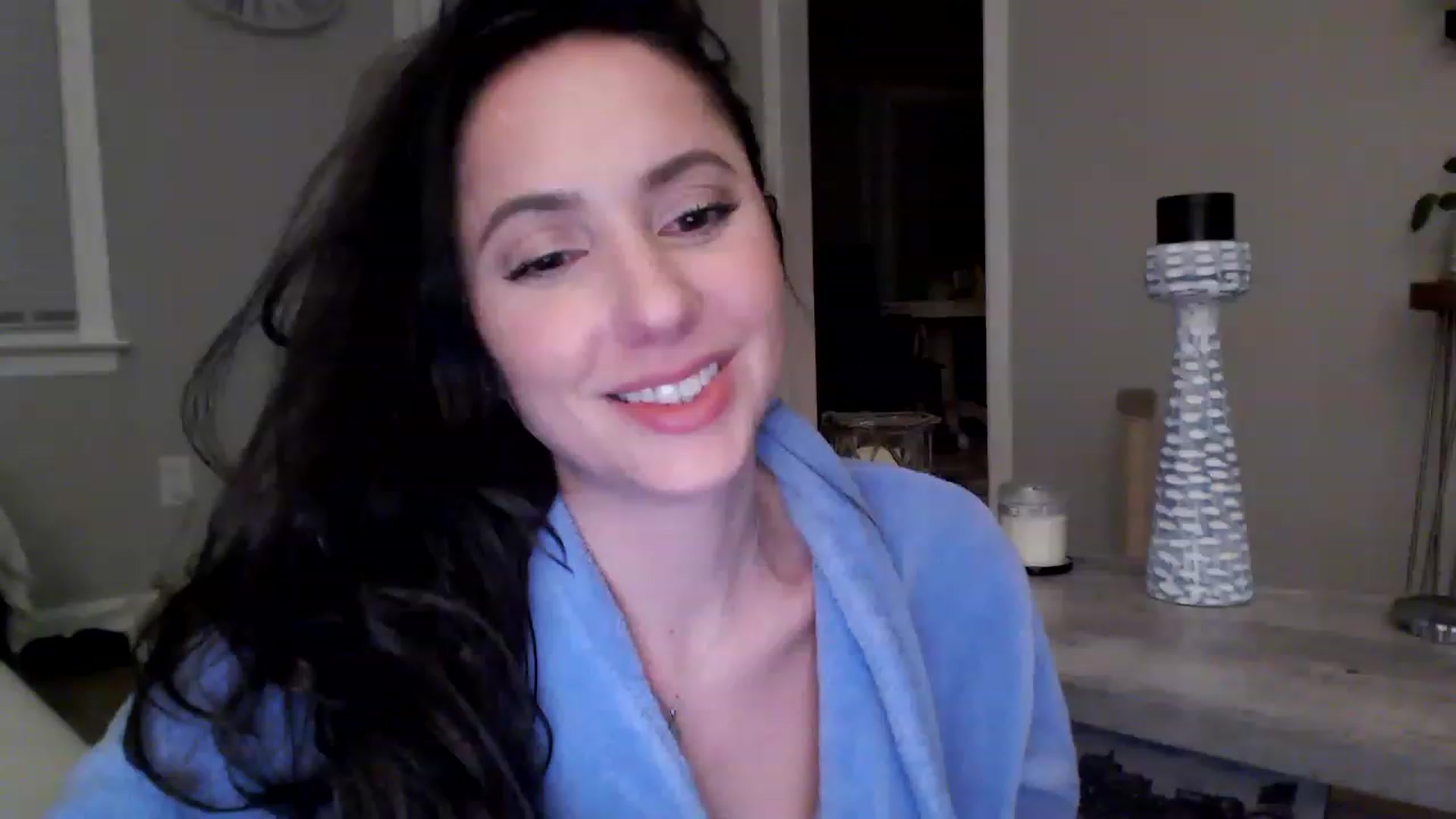 Gallery image thumbnail from Lust_4_Life's myfreecams stream on, 03/22/2023, 01:18 image 13 of 20