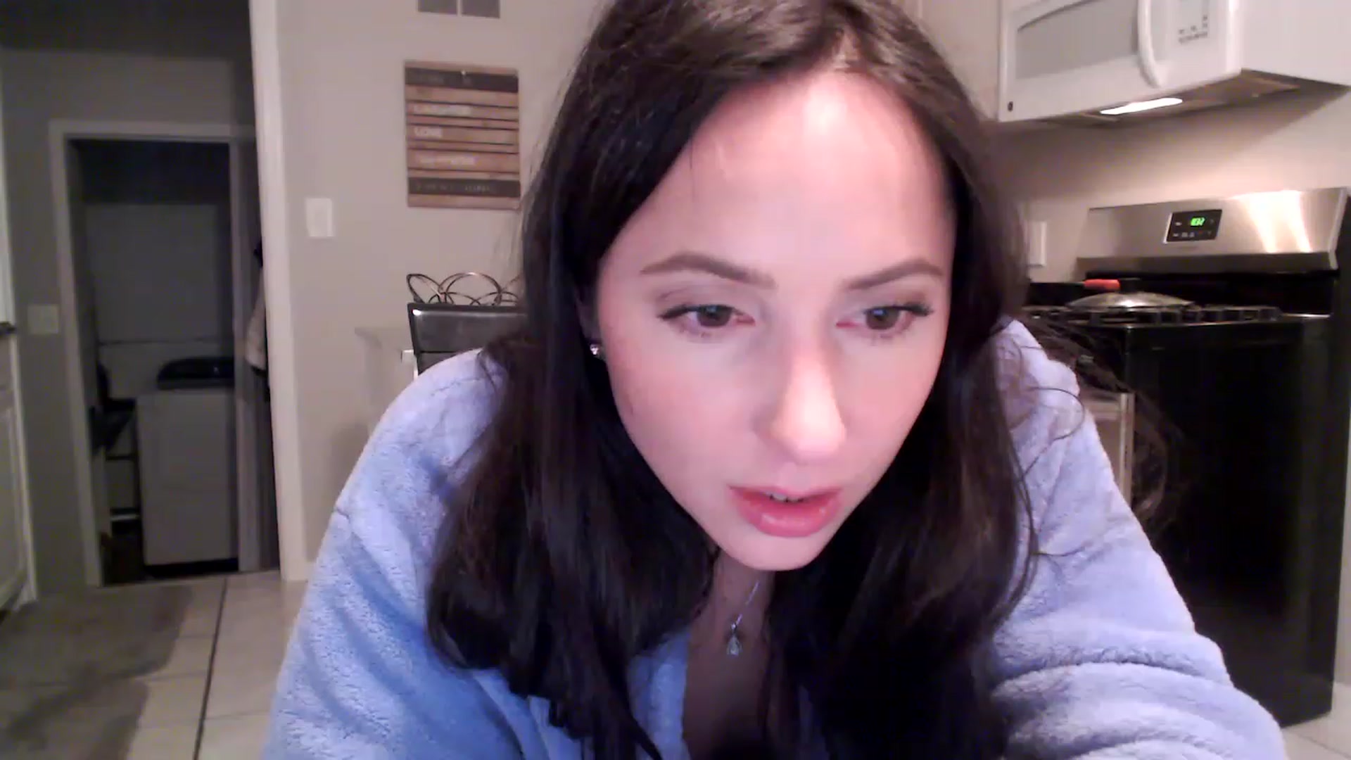 Gallery image thumbnail from Lust_4_Life's myfreecams stream on, 03/22/2023, 01:18 image 2 of 20