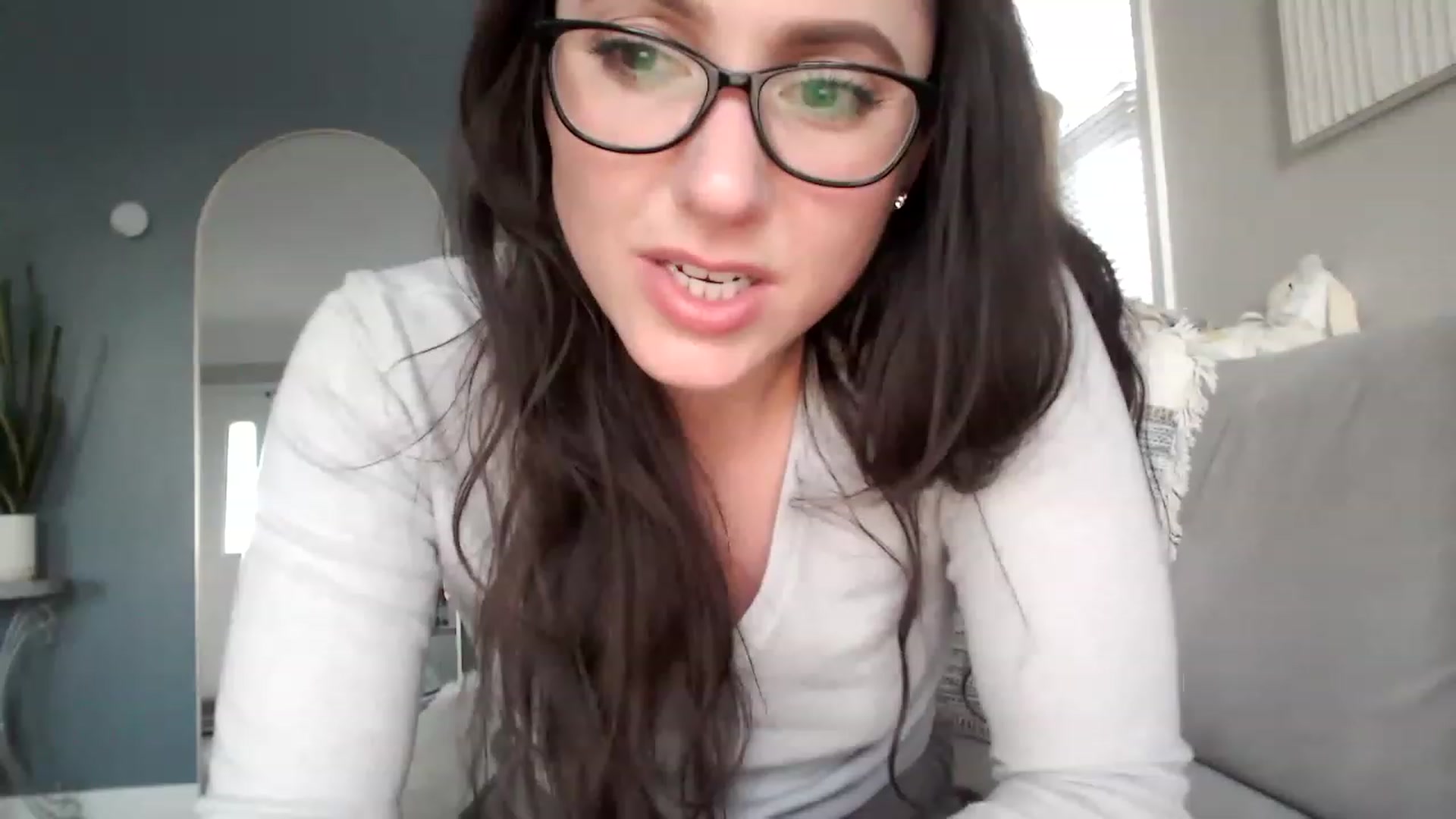 Gallery image thumbnail from Lust_4_Life's myfreecams stream on, 04/13/2023, 24:00 image 2 of 20