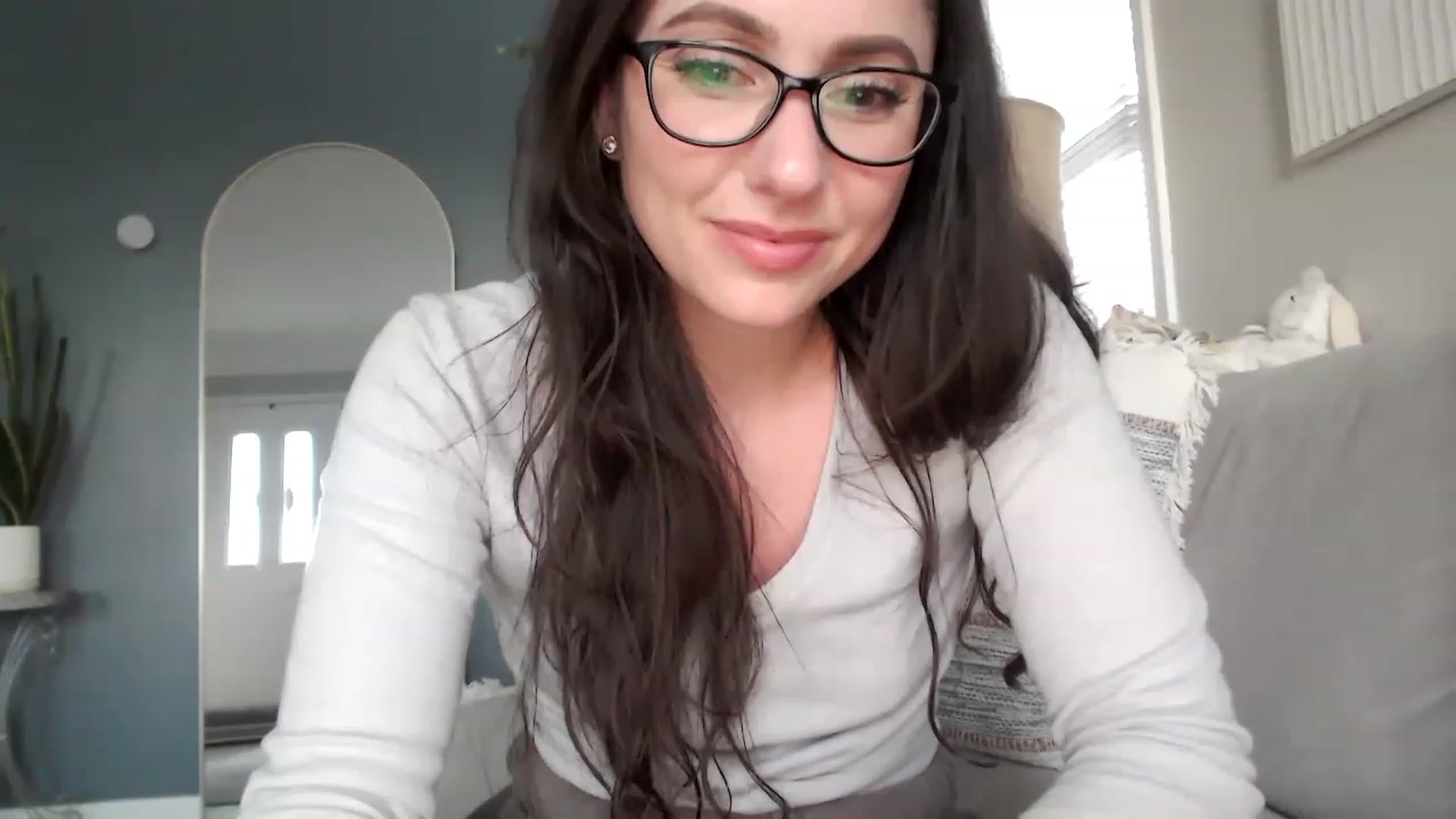 Gallery image thumbnail from Lust_4_Life's myfreecams stream on, 04/13/2023, 24:00 image 3 of 20