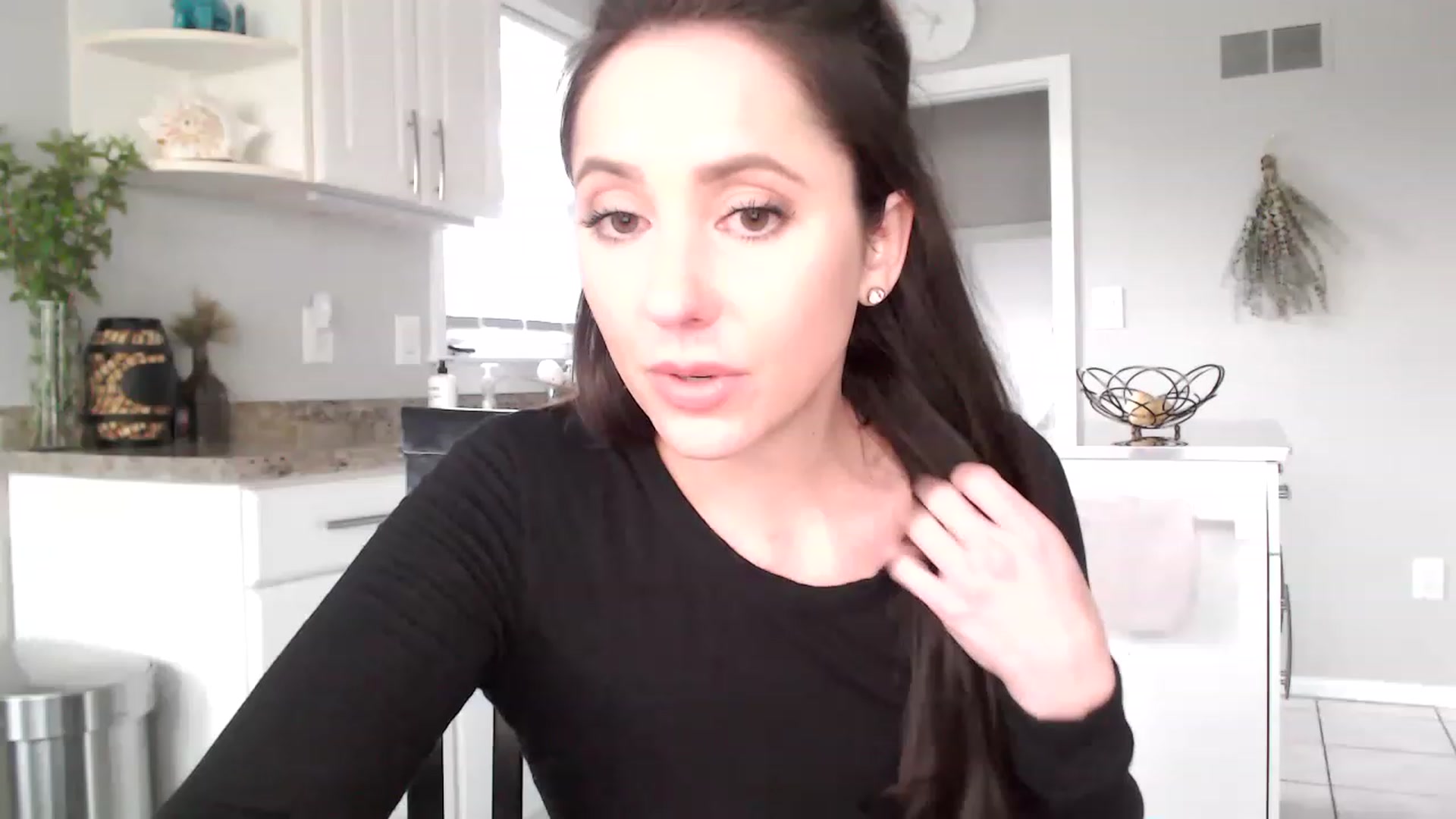 Gallery image thumbnail from Lust_4_Life's myfreecams stream on, 04/18/2023, 23:20 image 5 of 20