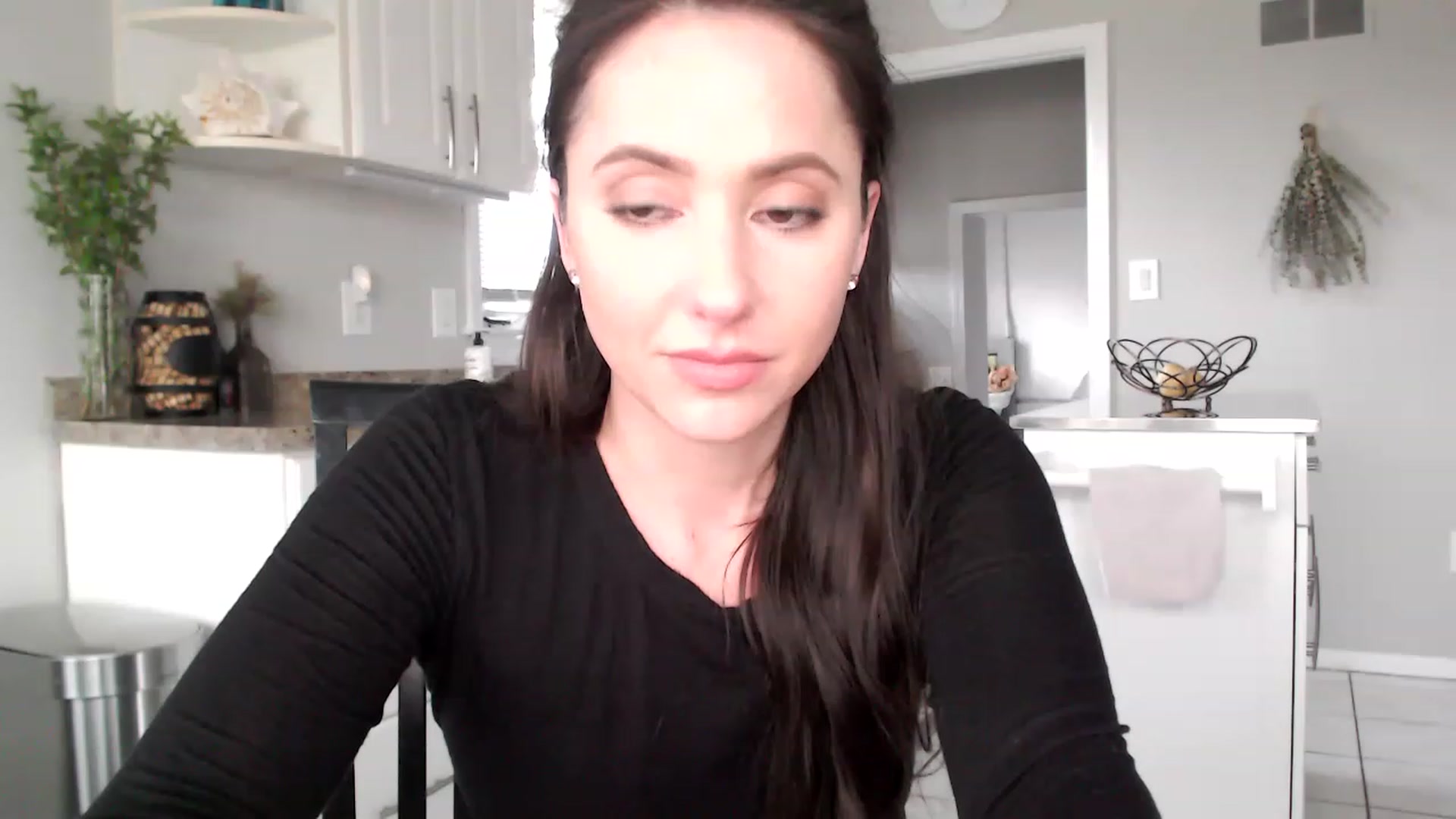 Gallery image thumbnail from Lust_4_Life's myfreecams stream on, 04/18/2023, 23:20 image 9 of 20