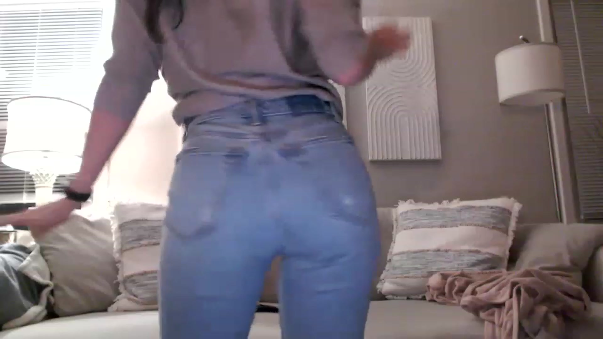 Gallery image thumbnail from Lust_4_Life's myfreecams stream on, 04/22/2023, 01:20 image 17 of 20