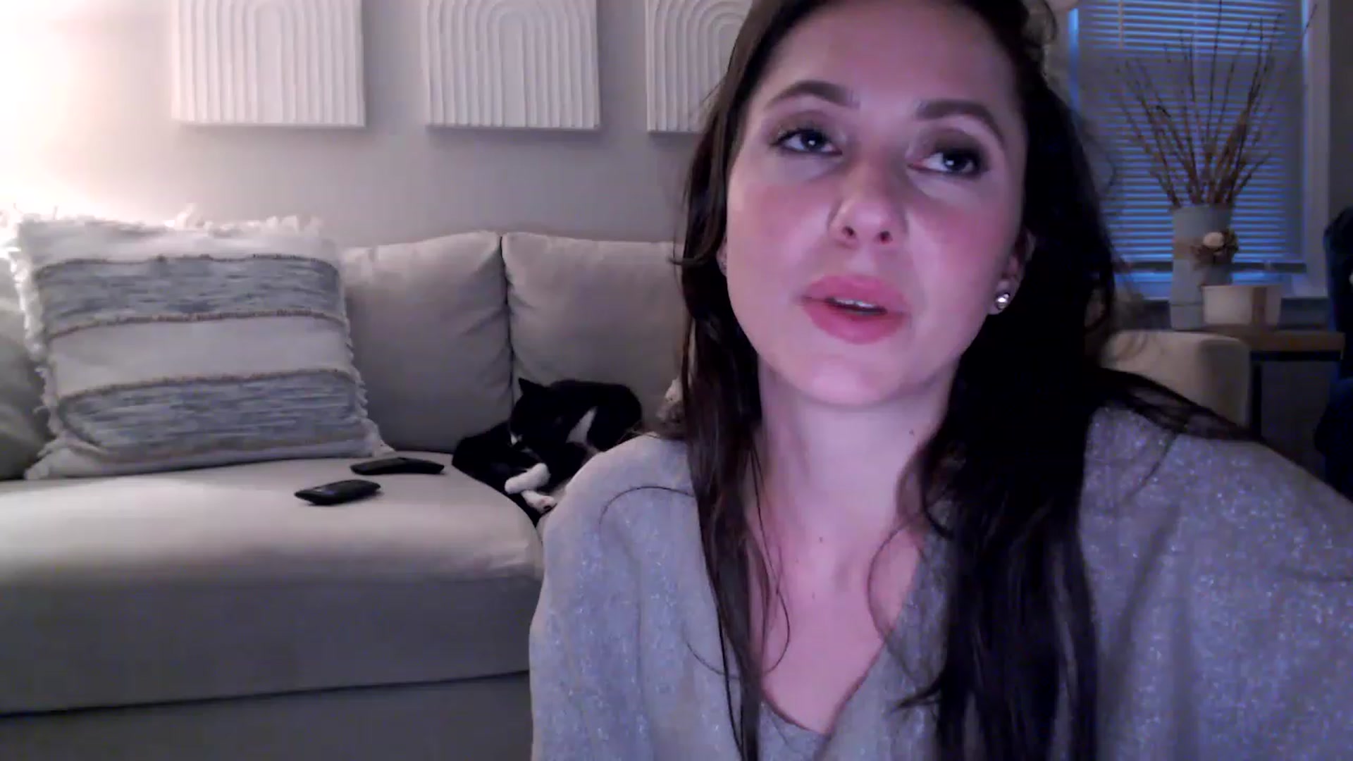 Gallery image thumbnail from Lust_4_Life's myfreecams stream on, 04/22/2023, 01:20 image 10 of 20