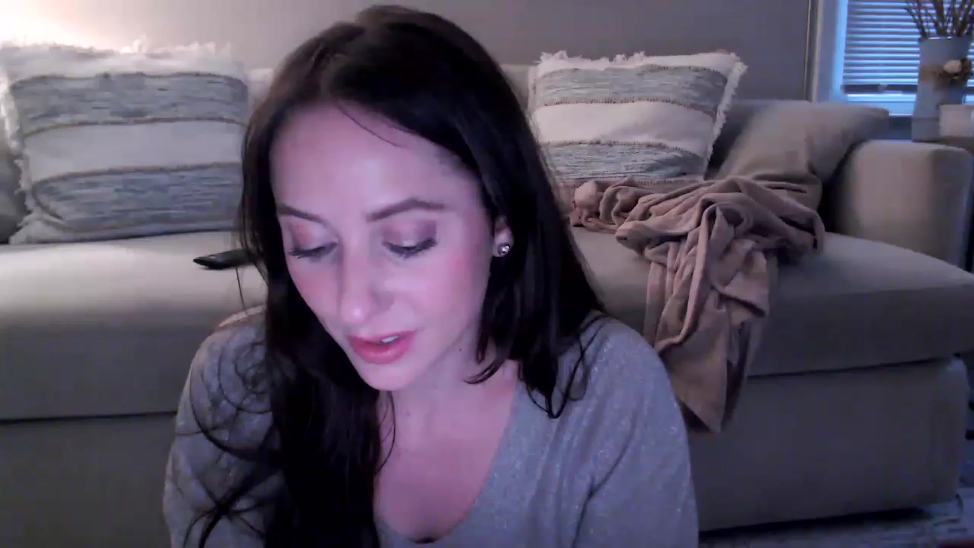 Gallery image thumbnail from Lust_4_Life's myfreecams stream on, 04/22/2023, 01:20 image 6 of 20