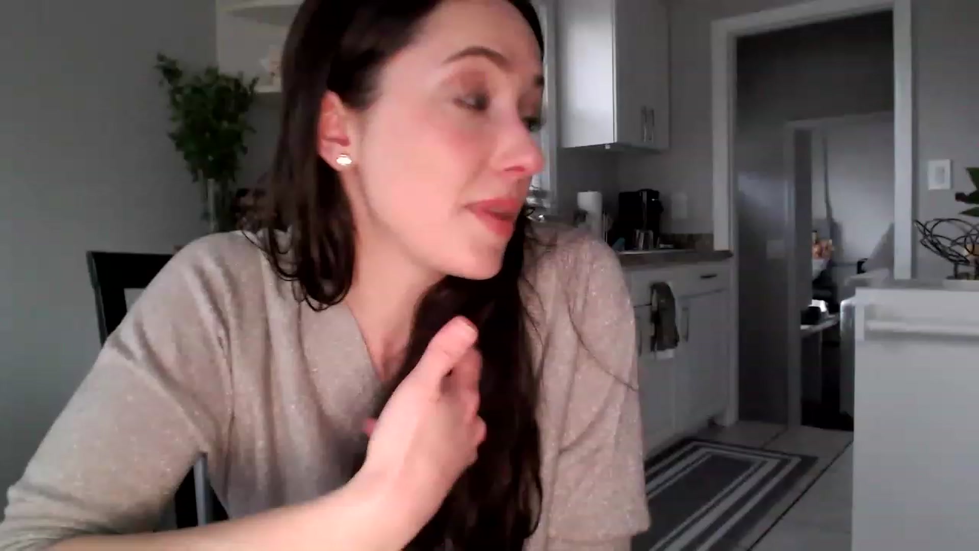 Gallery image thumbnail from Lust_4_Life's myfreecams stream on, 04/22/2023, 01:20 image 1 of 20