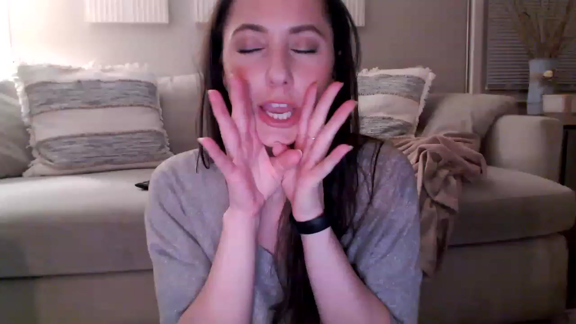 Gallery image thumbnail from Lust_4_Life's myfreecams stream on, 04/22/2023, 01:20 image 19 of 20