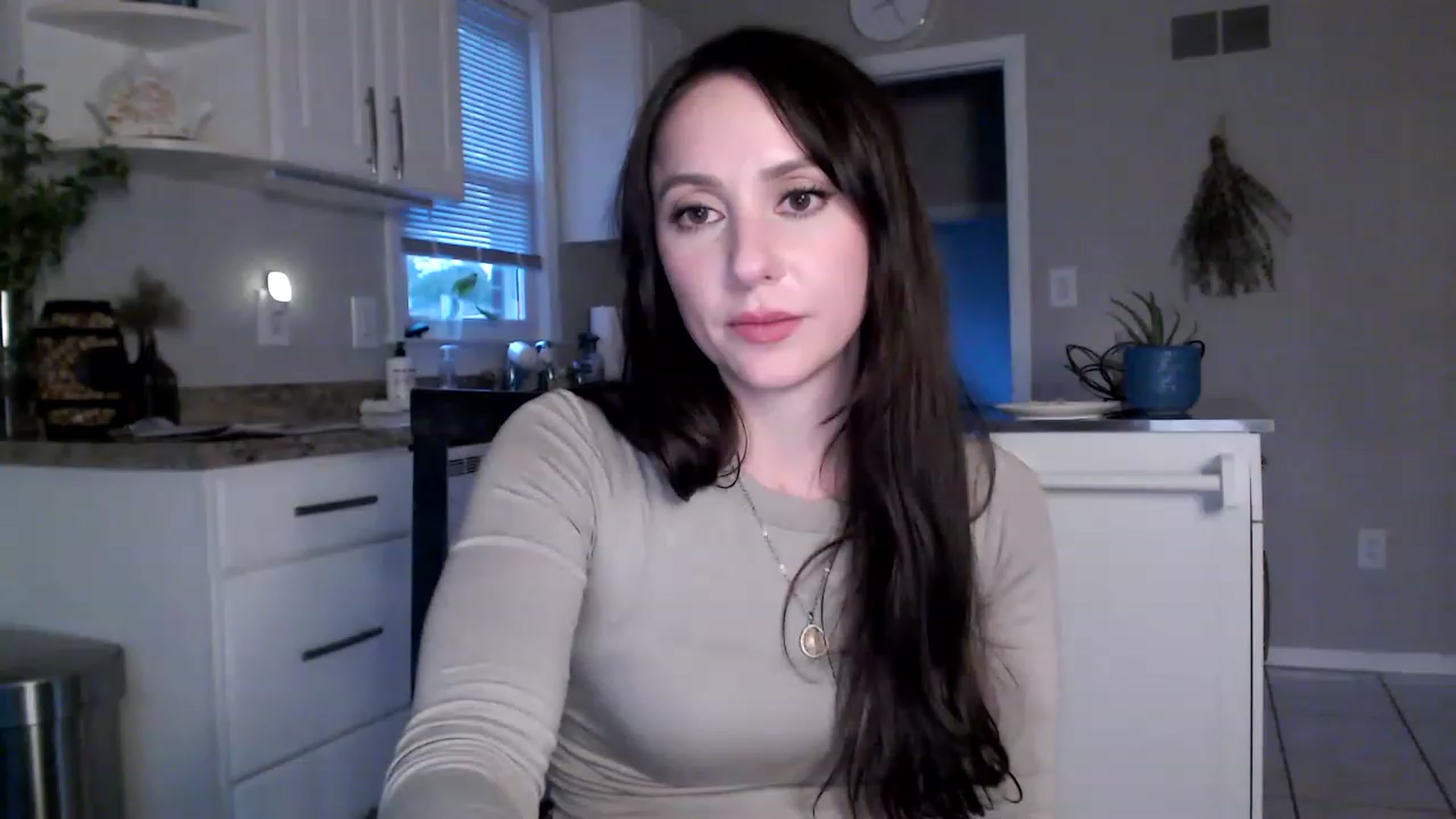 Gallery image thumbnail from Lust_4_Life's myfreecams stream on, 04/26/2023, 24:41 image 15 of 20