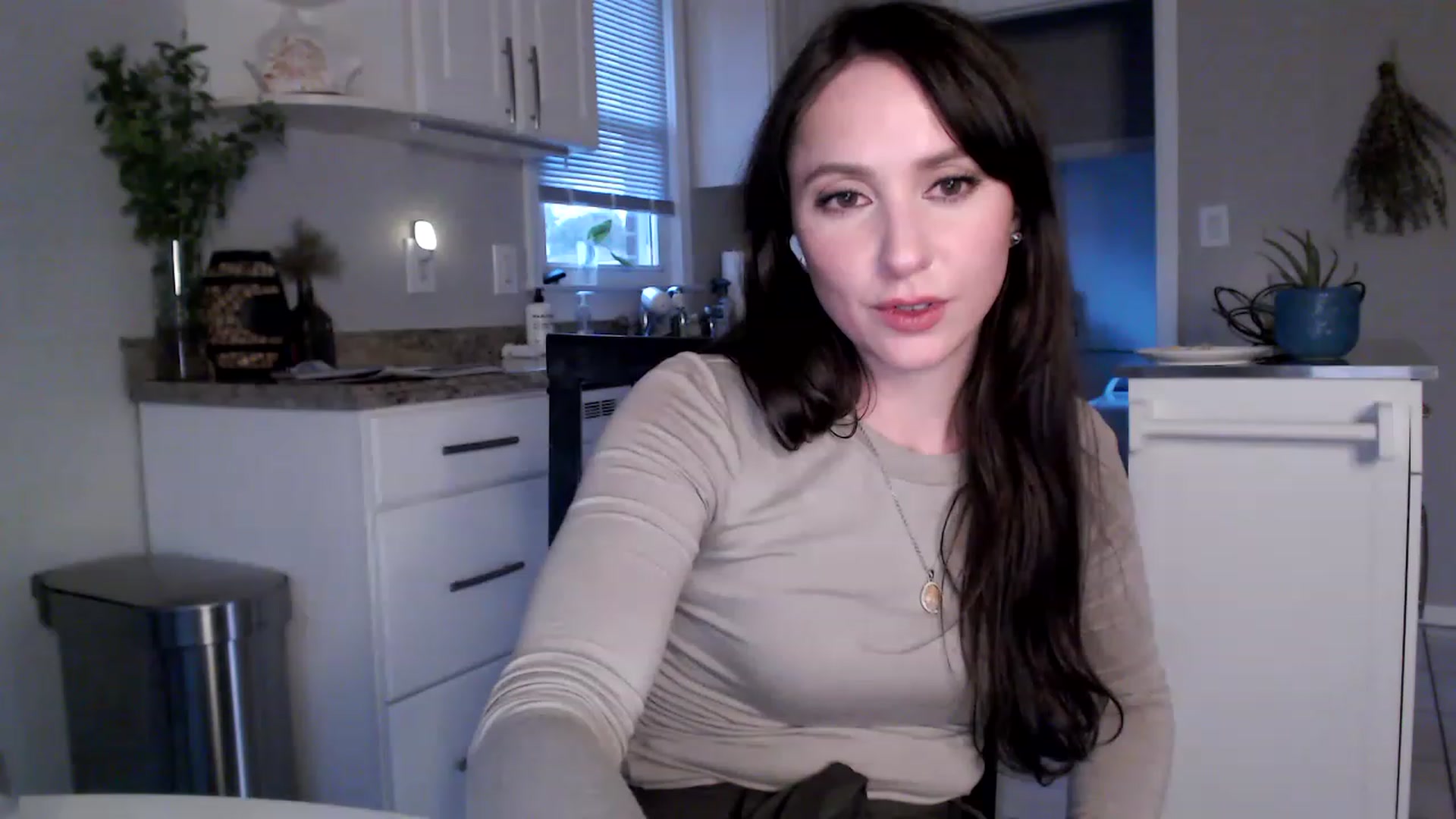 Gallery image thumbnail from Lust_4_Life's myfreecams stream on, 04/26/2023, 24:41 image 13 of 20
