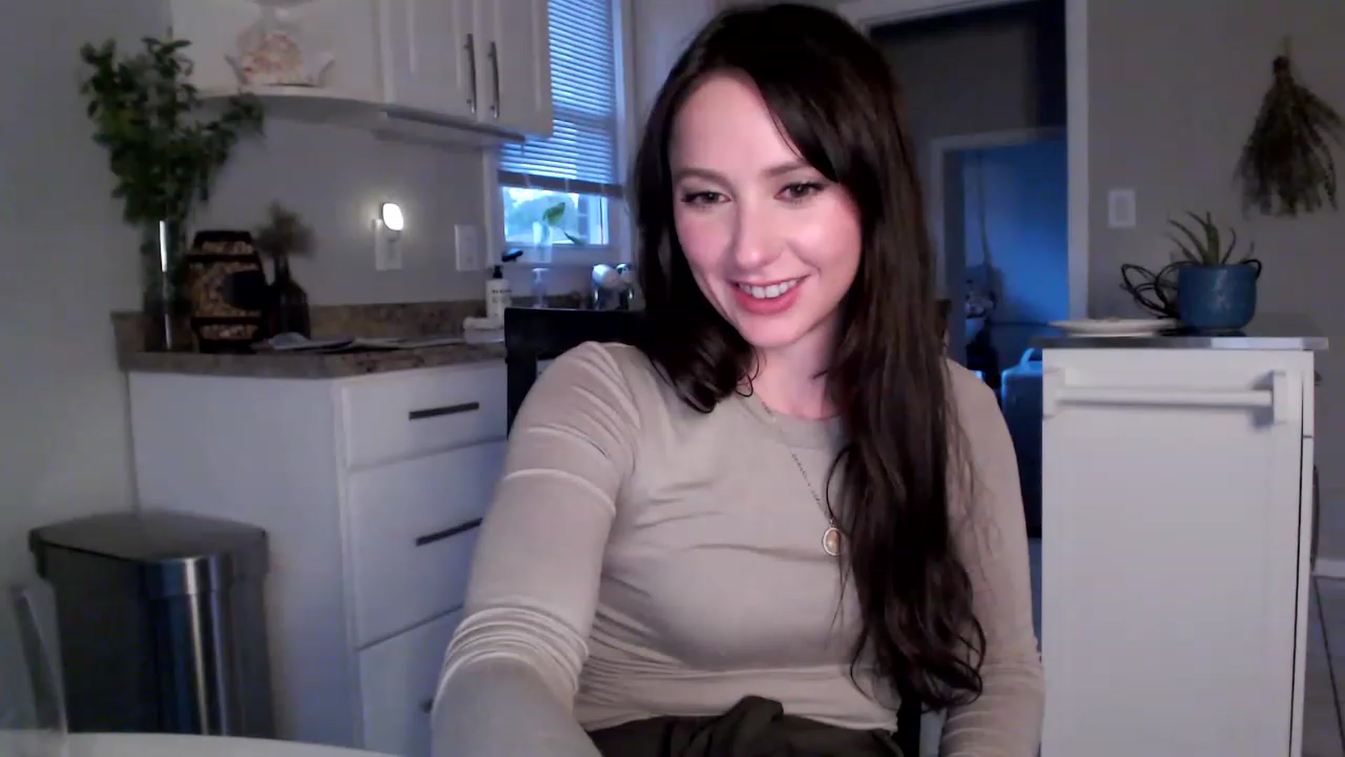 Gallery image thumbnail from Lust_4_Life's myfreecams stream on, 04/26/2023, 24:41 image 14 of 20
