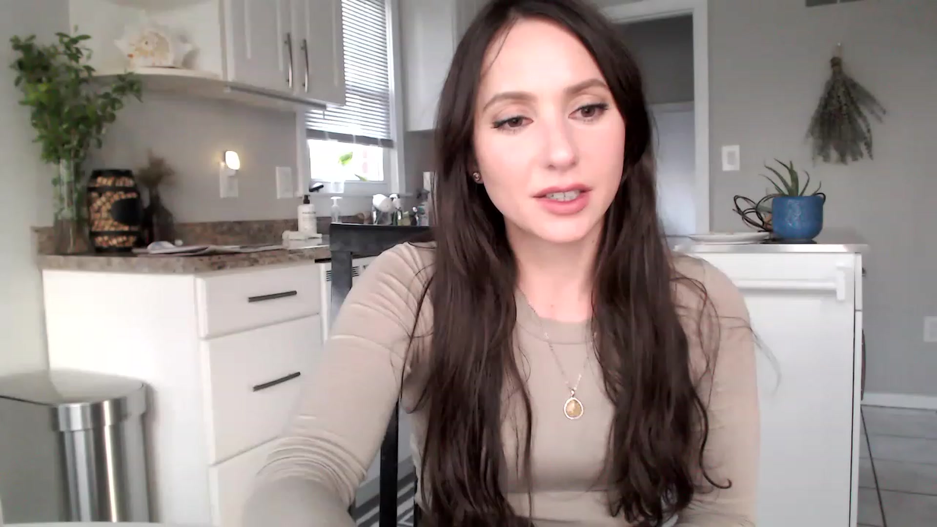 Gallery image thumbnail from Lust_4_Life's myfreecams stream on, 04/26/2023, 24:41 image 3 of 20