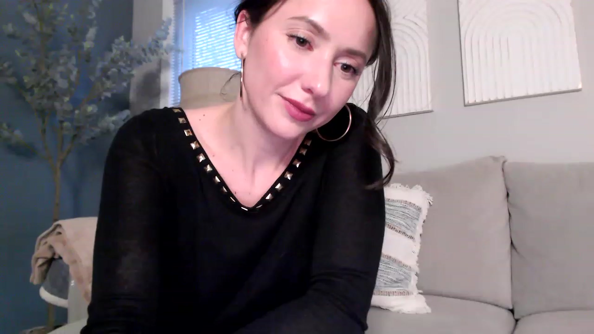 Gallery image thumbnail from Lust_4_Life's myfreecams stream on, 04/27/2023, 24:26 image 16 of 20