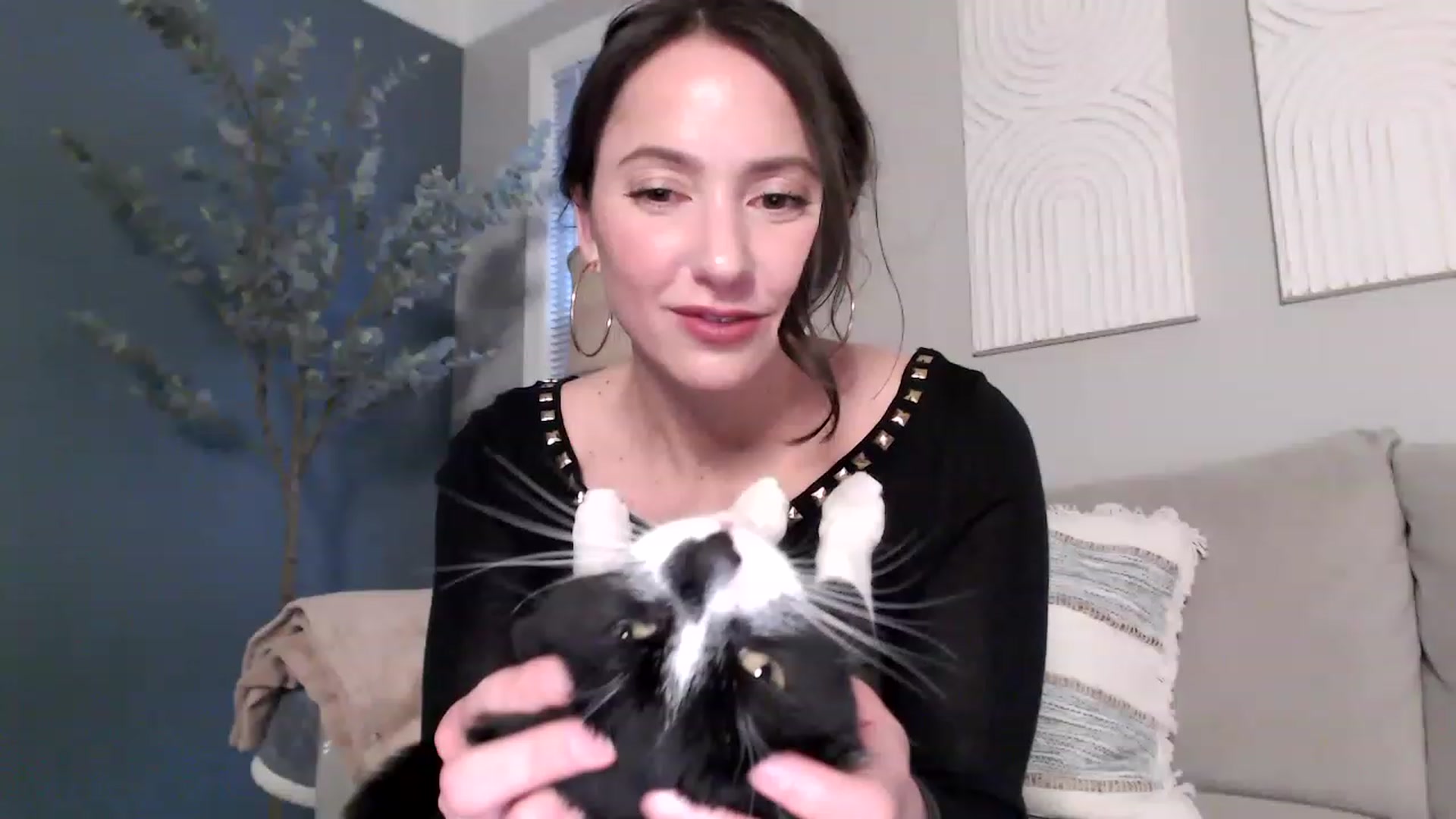 Gallery image thumbnail from Lust_4_Life's myfreecams stream on, 04/27/2023, 24:26 image 15 of 20