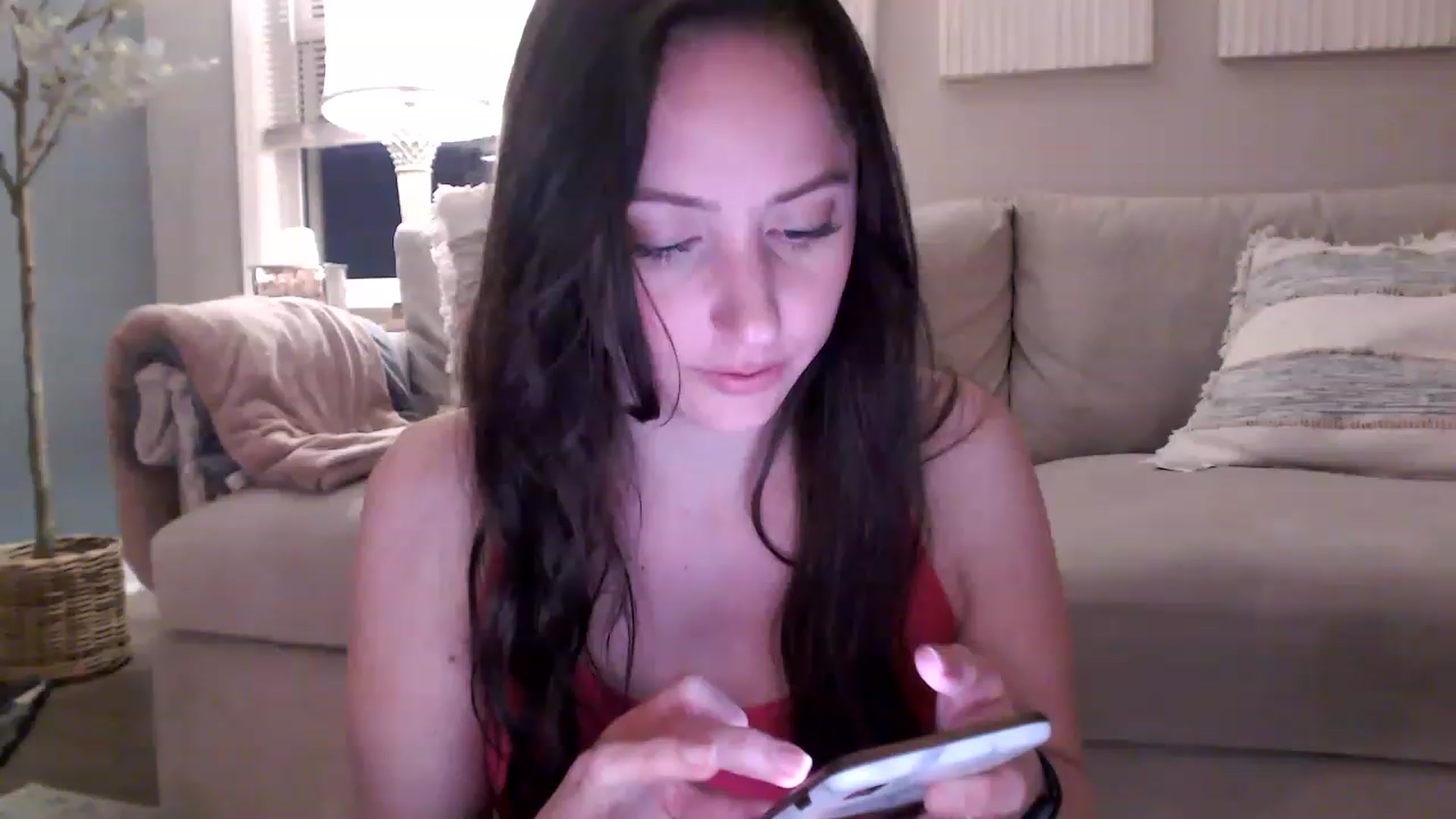 Gallery image thumbnail from Lust_4_Life's myfreecams stream on, 05/06/2023, 01:14 image 16 of 20
