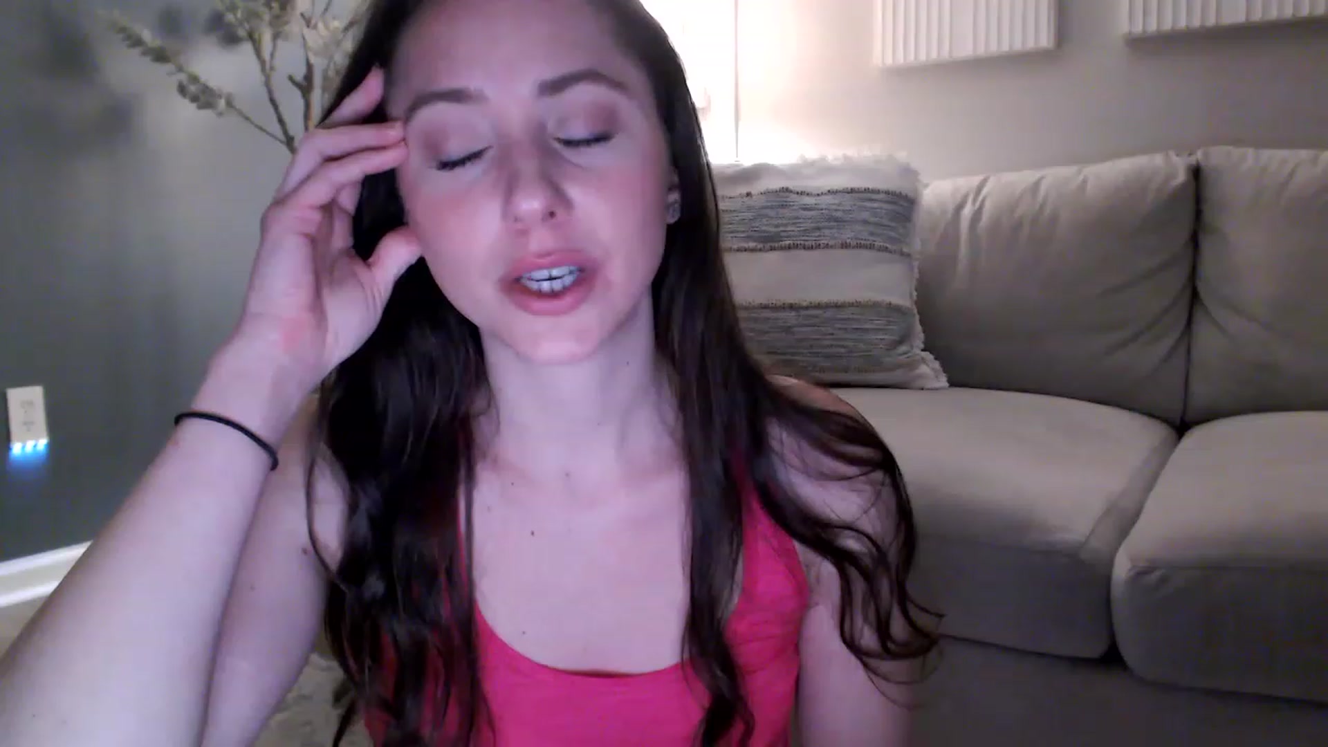 Gallery image thumbnail from Lust_4_Life's myfreecams stream on, 05/06/2023, 01:14 image 12 of 20