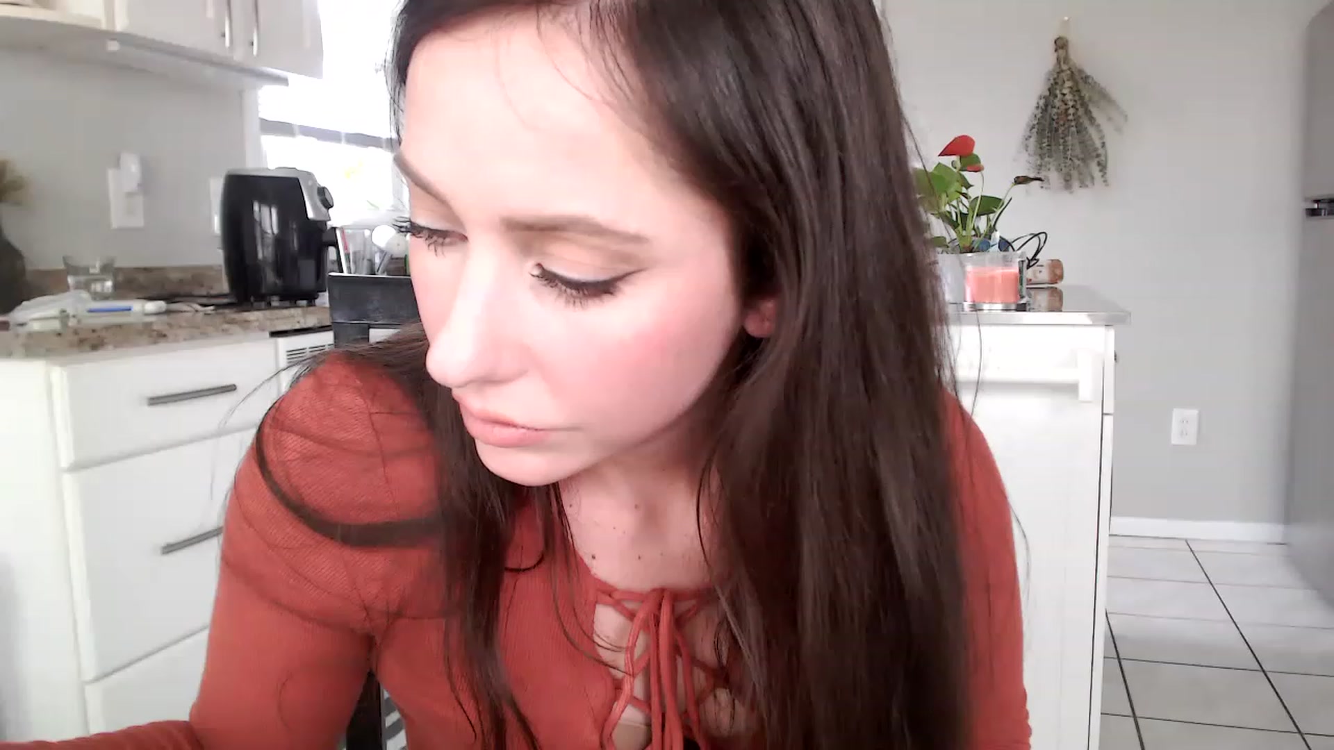 Gallery image thumbnail from Lust_4_Life's myfreecams stream on, 05/06/2023, 22:07 image 3 of 20