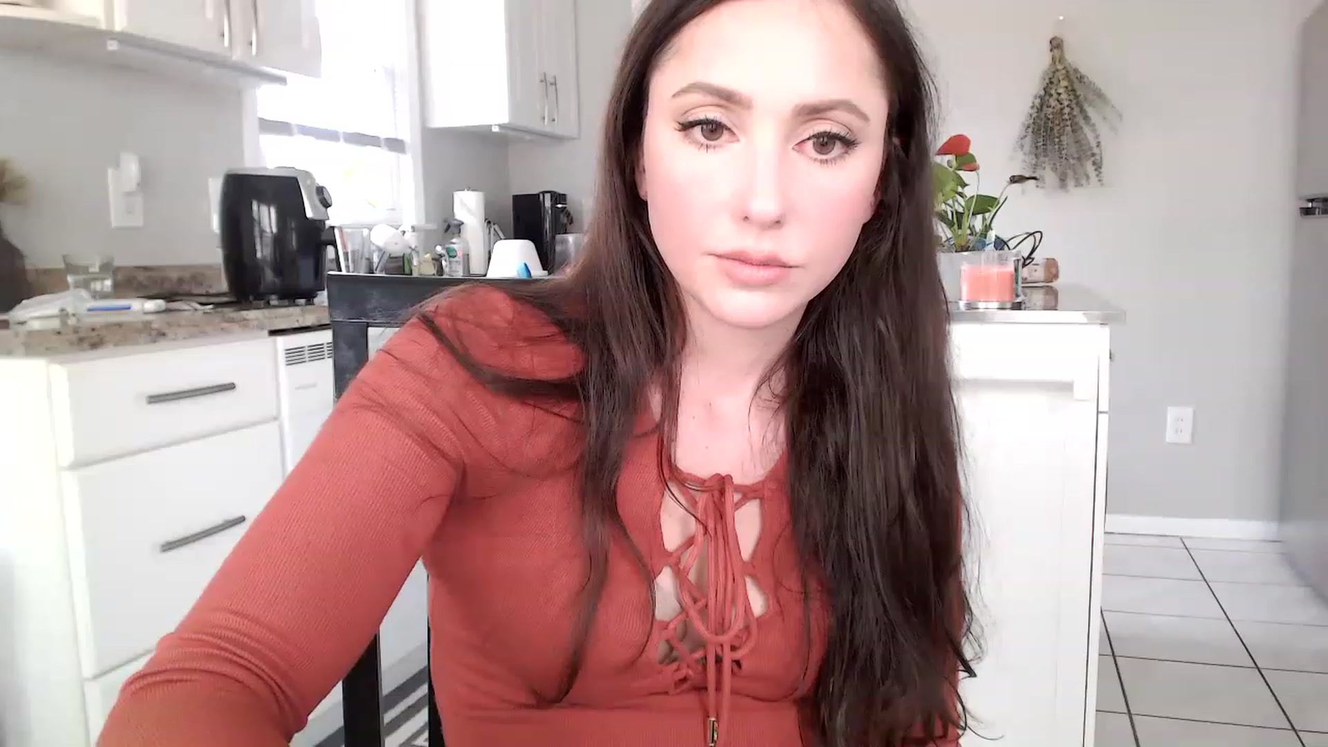 Gallery image thumbnail from Lust_4_Life's myfreecams stream on, 05/06/2023, 22:07 image 2 of 20