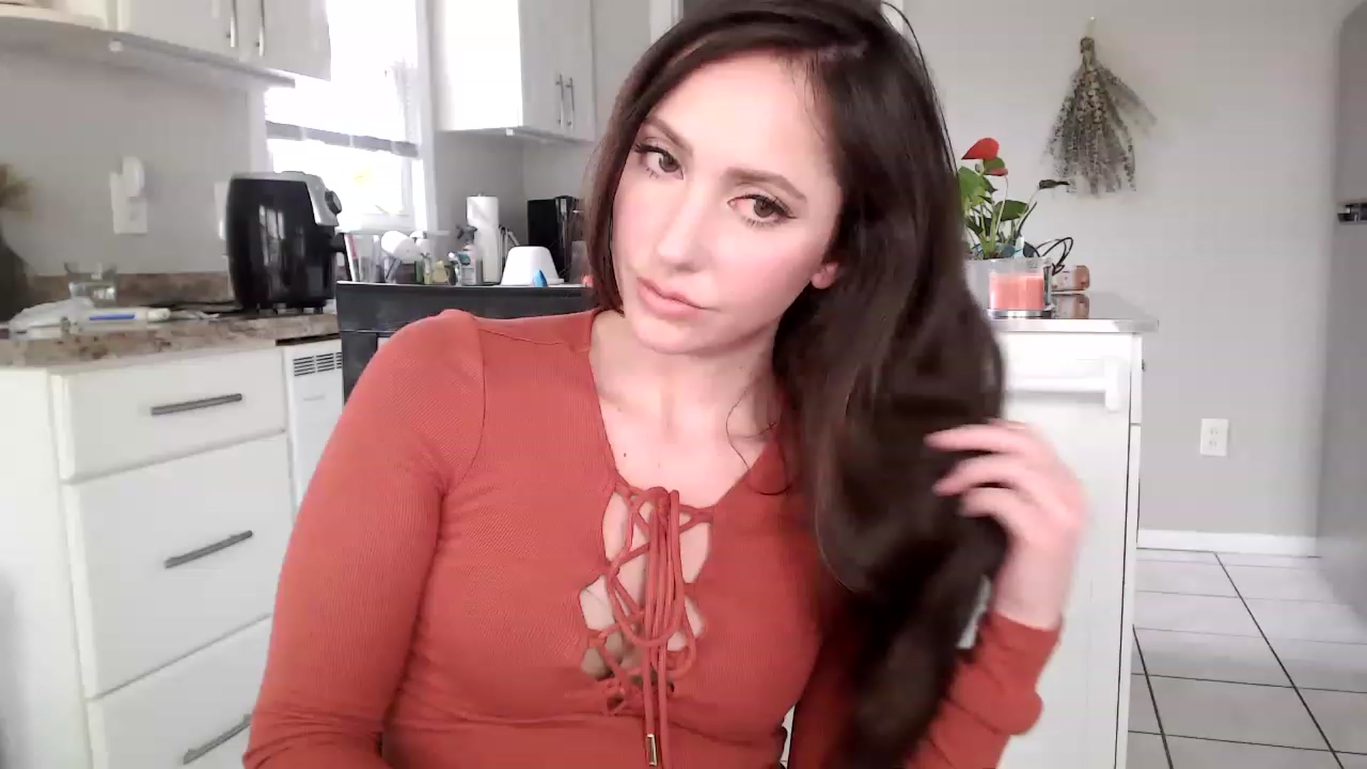 Gallery image thumbnail from Lust_4_Life's myfreecams stream on, 05/06/2023, 22:07 image 9 of 20