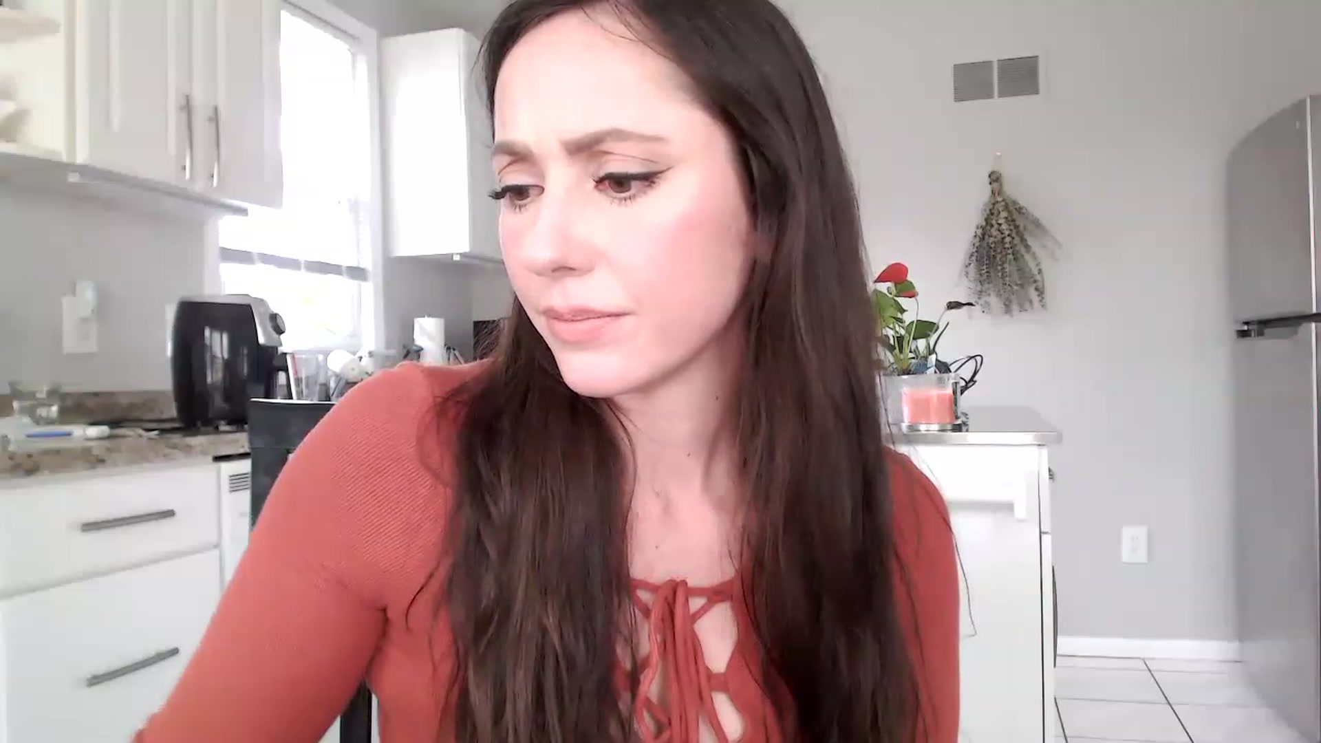 Gallery image thumbnail from Lust_4_Life's myfreecams stream on, 05/06/2023, 22:07 image 16 of 20