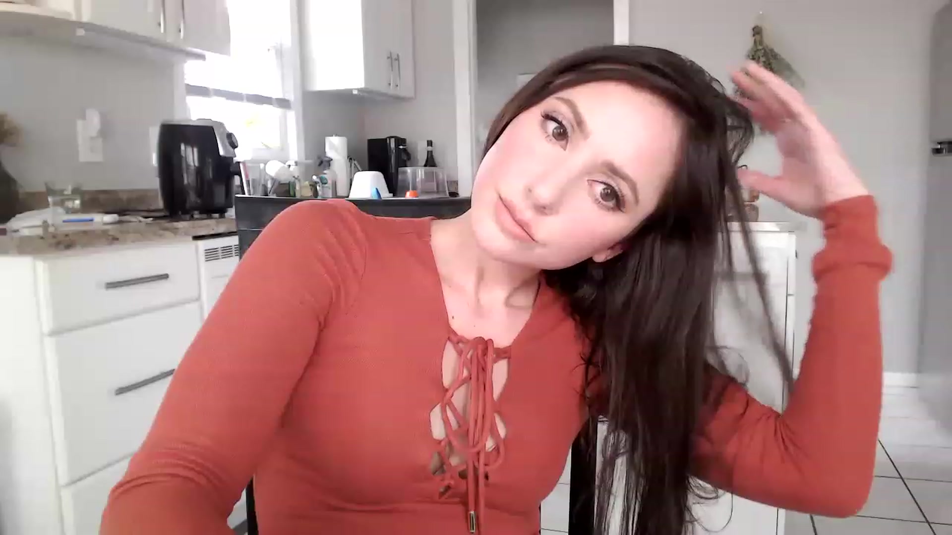 Gallery image thumbnail from Lust_4_Life's myfreecams stream on, 05/06/2023, 22:07 image 7 of 20