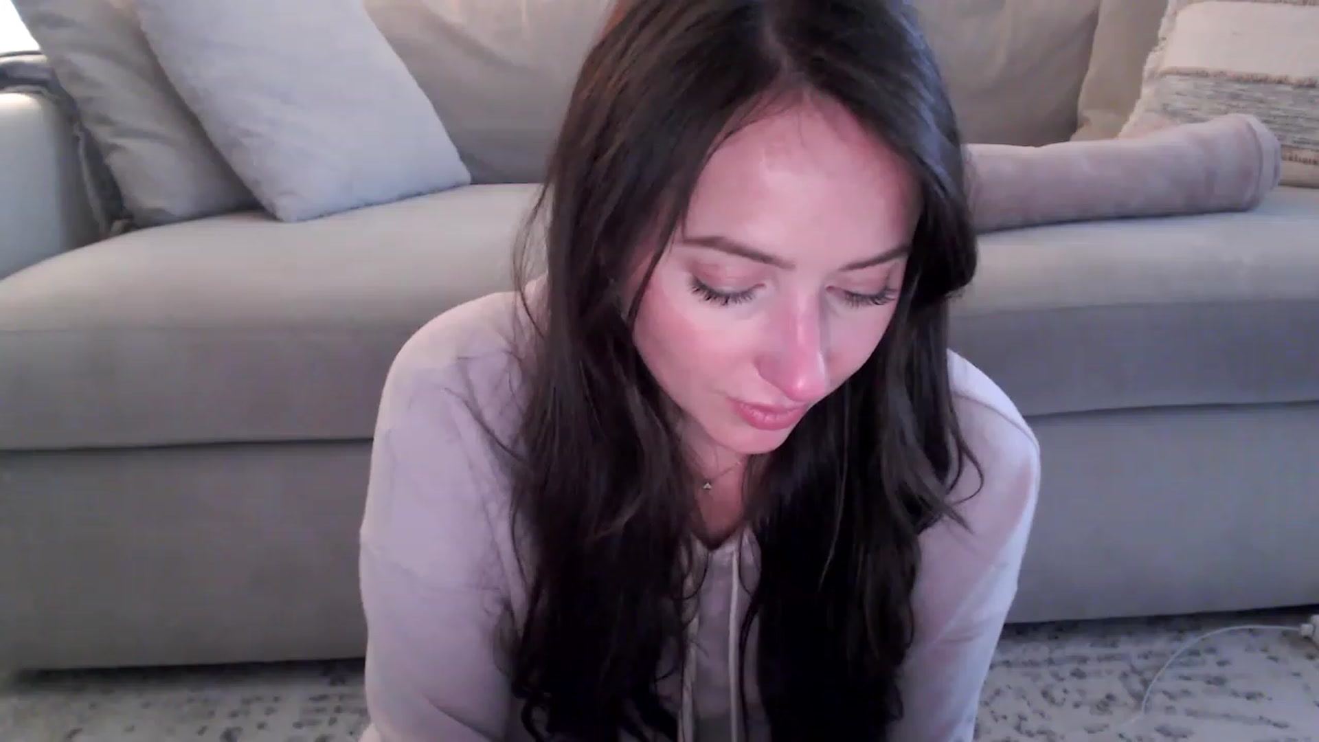 Gallery image thumbnail from Lust_4_Life's myfreecams stream on, 05/10/2023, 24:43 image 6 of 20