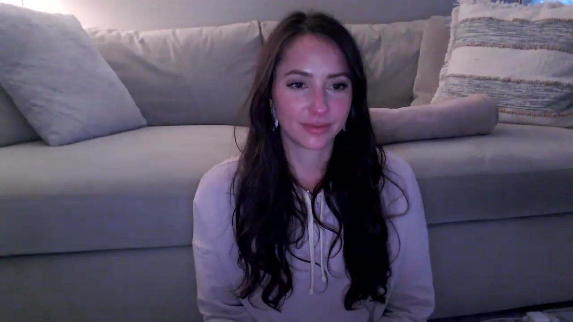 Gallery image thumbnail from Lust_4_Life's myfreecams stream on, 05/10/2023, 24:43 image 18 of 20