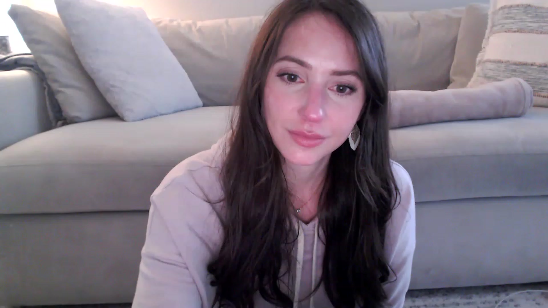 Gallery image thumbnail from Lust_4_Life's myfreecams stream on, 05/10/2023, 24:43 image 3 of 20