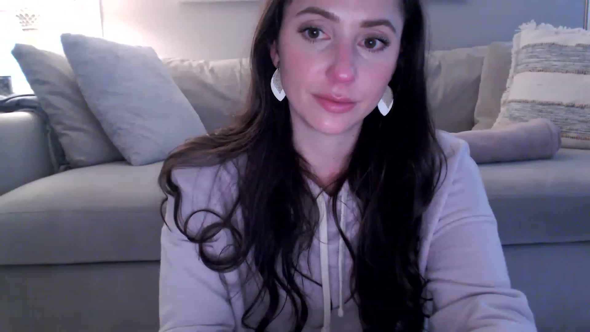 Gallery image thumbnail from Lust_4_Life's myfreecams stream on, 05/10/2023, 24:43 image 10 of 20