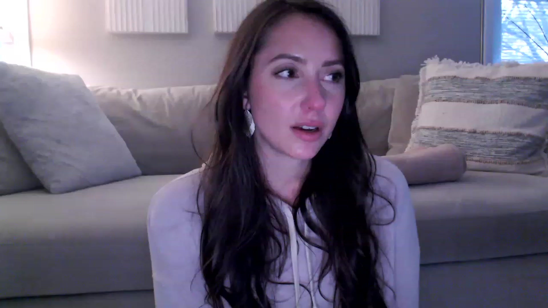 Gallery image thumbnail from Lust_4_Life's myfreecams stream on, 05/10/2023, 24:43 image 17 of 20