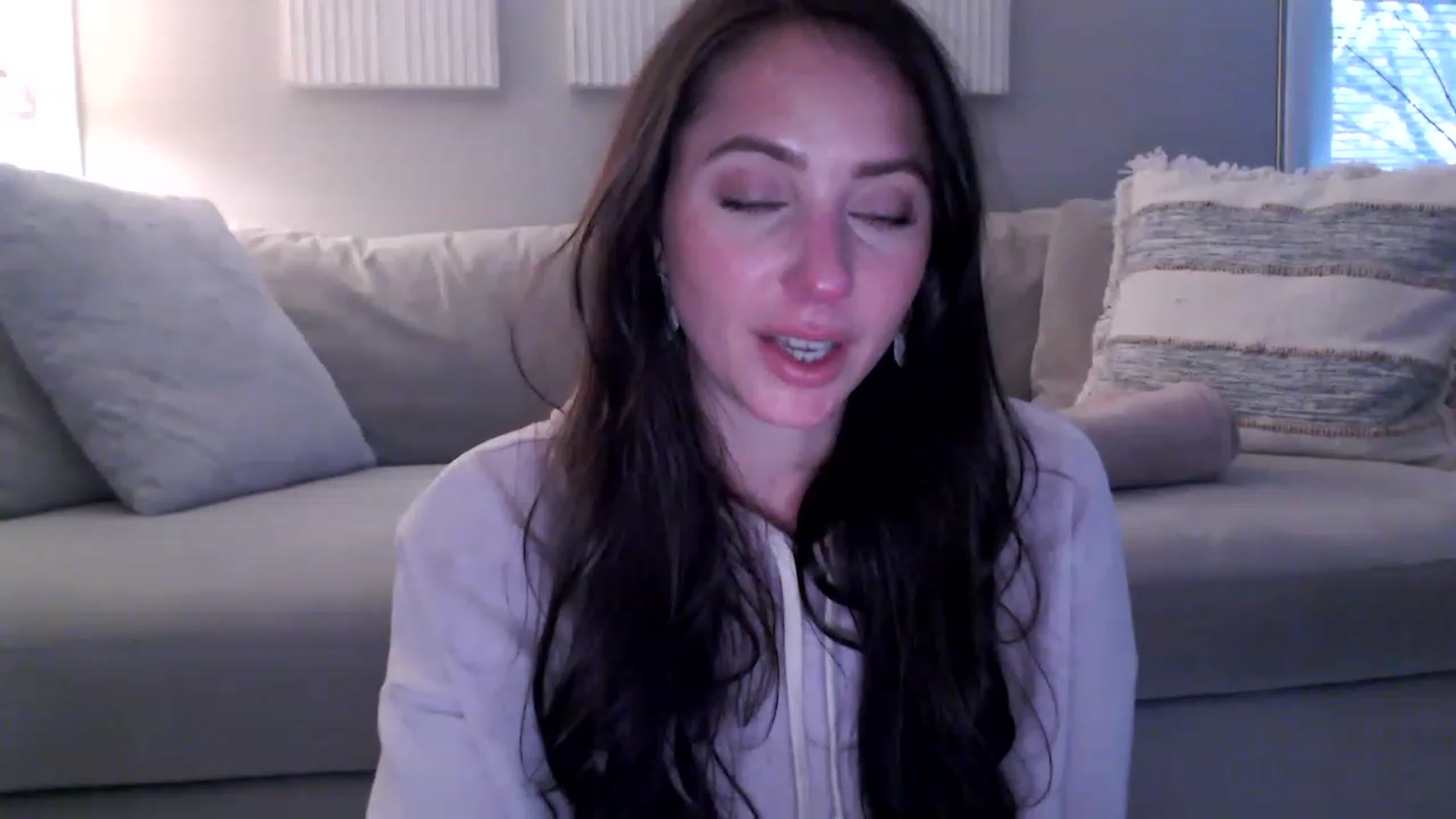 Gallery image thumbnail from Lust_4_Life's myfreecams stream on, 05/10/2023, 24:43 image 16 of 20