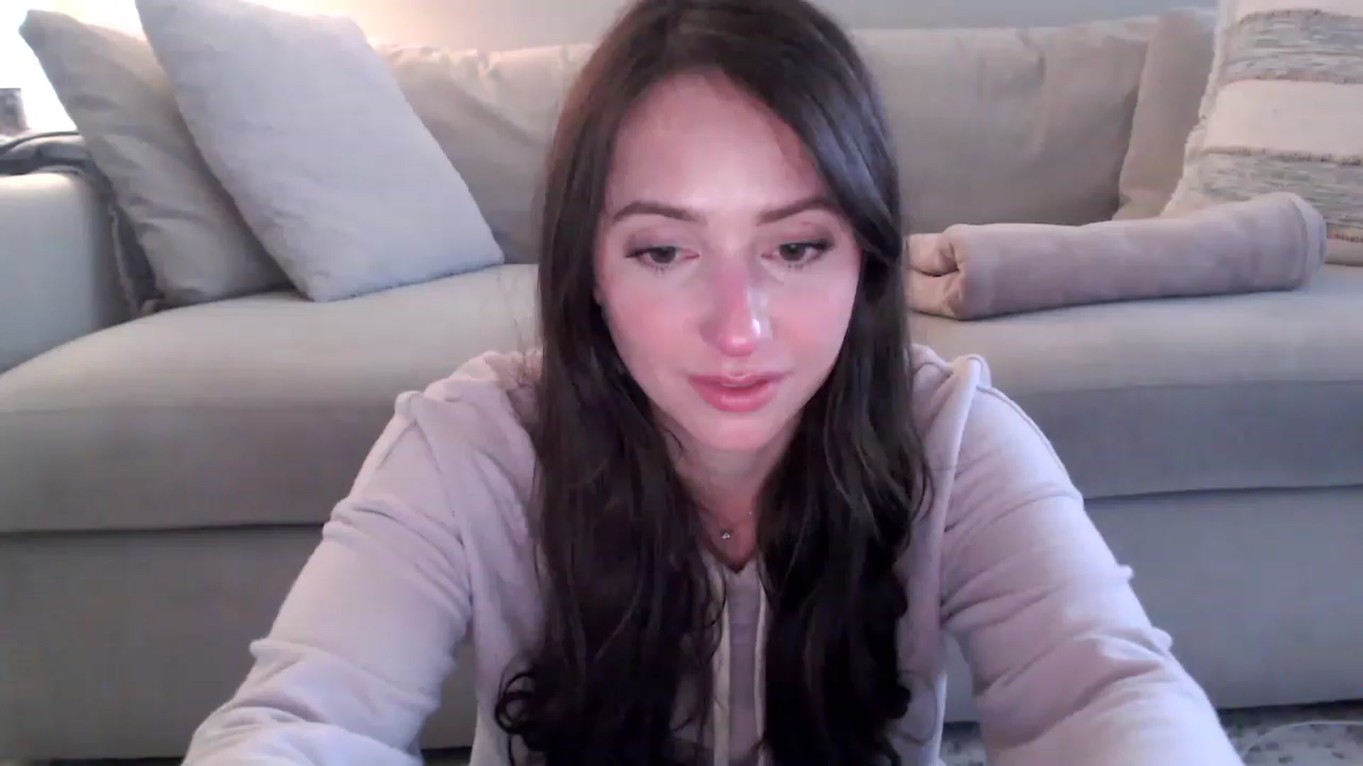 Gallery image thumbnail from Lust_4_Life's myfreecams stream on, 05/10/2023, 24:43 image 4 of 20