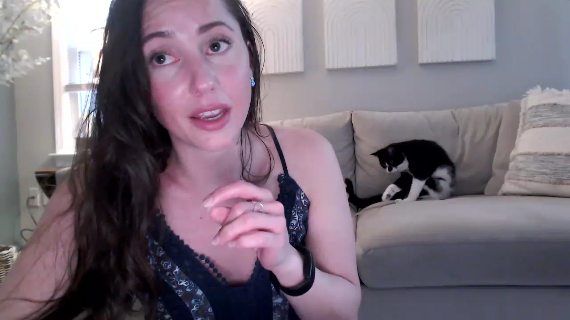 Gallery image thumbnail from Lust_4_Life's myfreecams stream on, 05/13/2023, 24:02 image 17 of 20