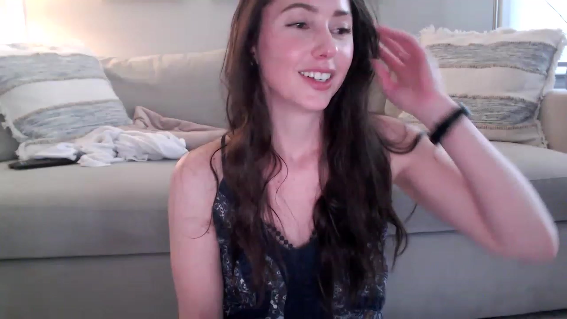 Gallery image thumbnail from Lust_4_Life's myfreecams stream on, 05/13/2023, 24:02 image 4 of 20