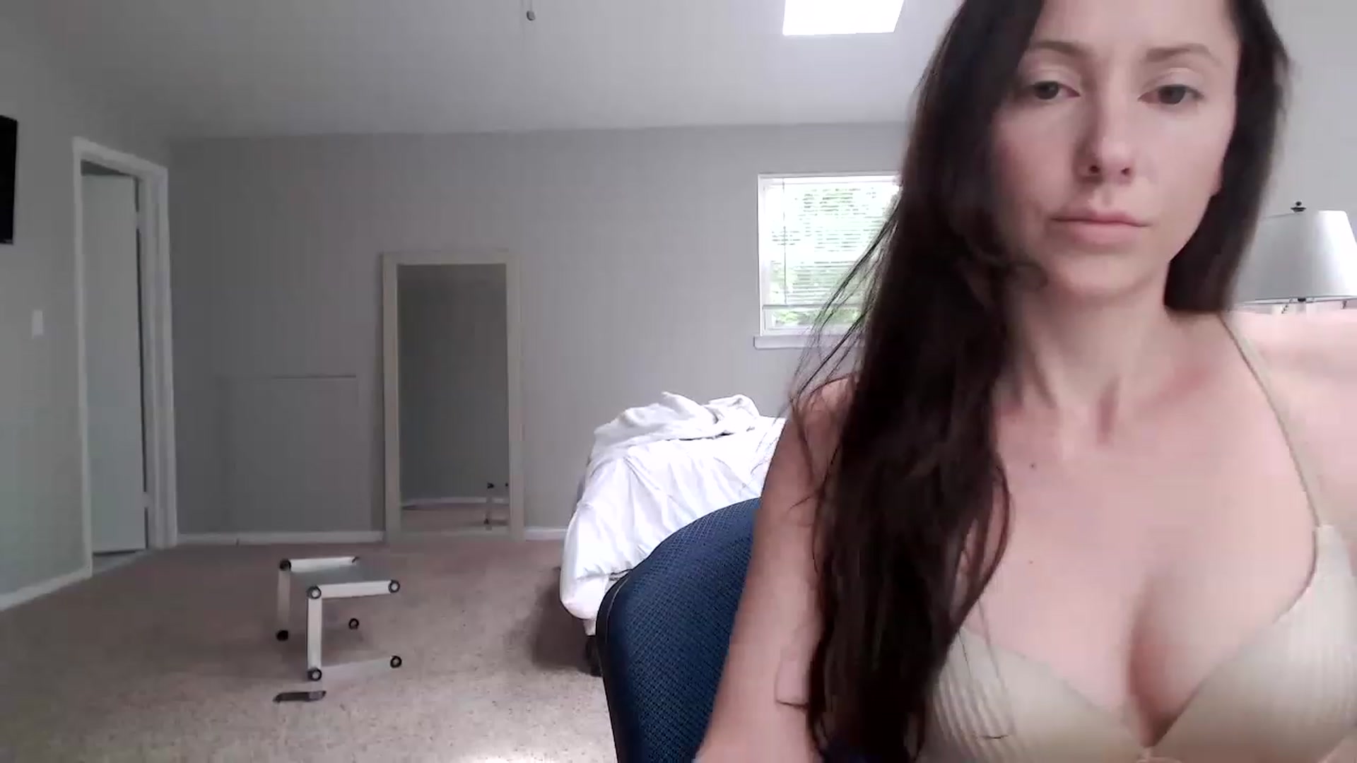 Gallery image thumbnail from Lust_4_Life's myfreecams stream on, 05/13/2023, 16:58 image 3 of 20