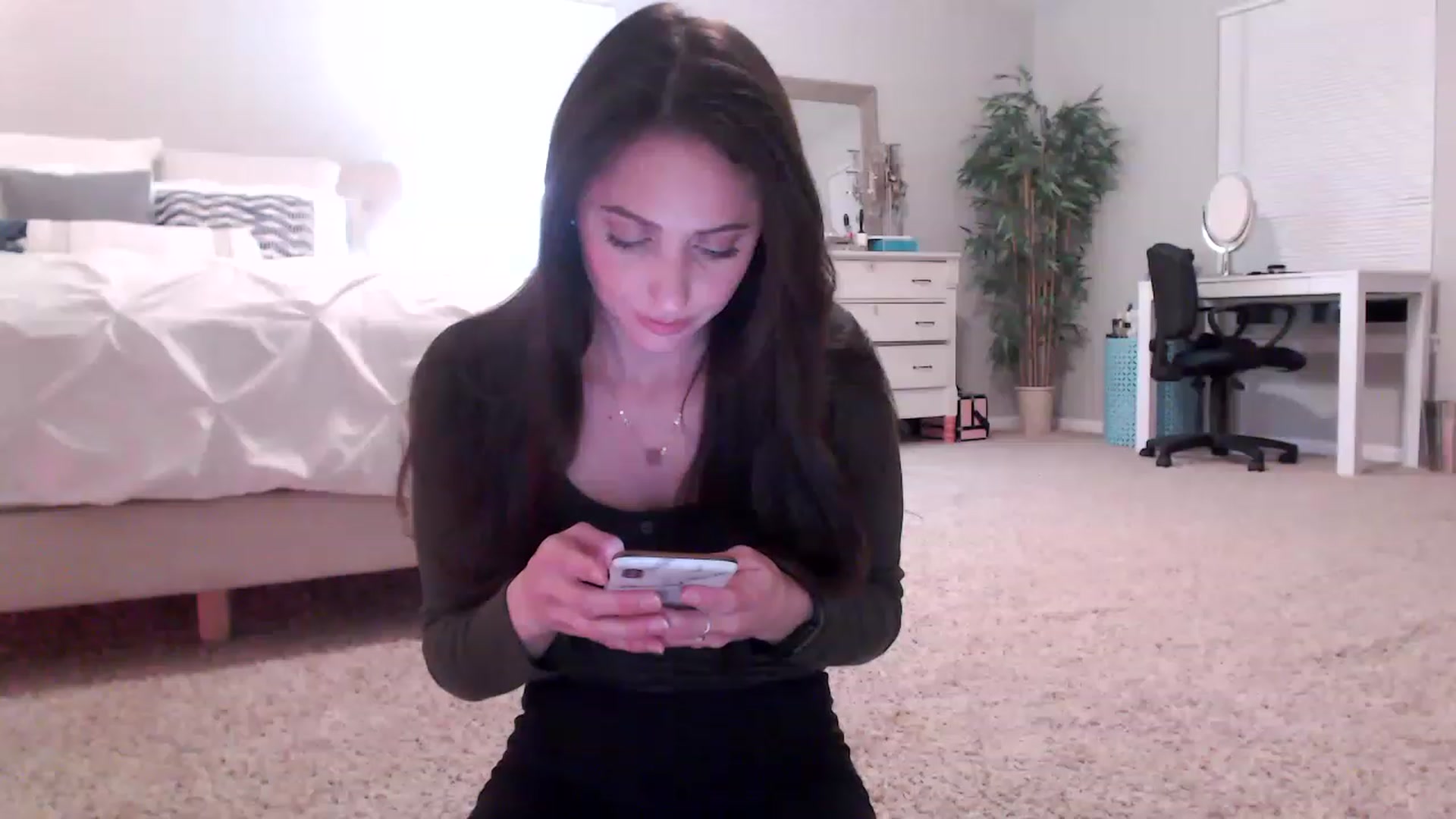 Gallery image thumbnail from Lust_4_Life's myfreecams stream on, 05/14/2023, 02:32 image 2 of 20
