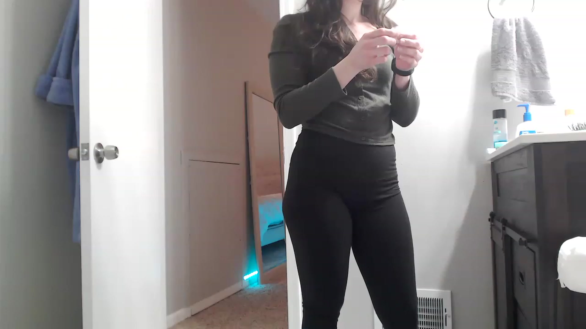 Gallery image thumbnail from Lust_4_Life's myfreecams stream on, 05/14/2023, 02:32 image 14 of 20