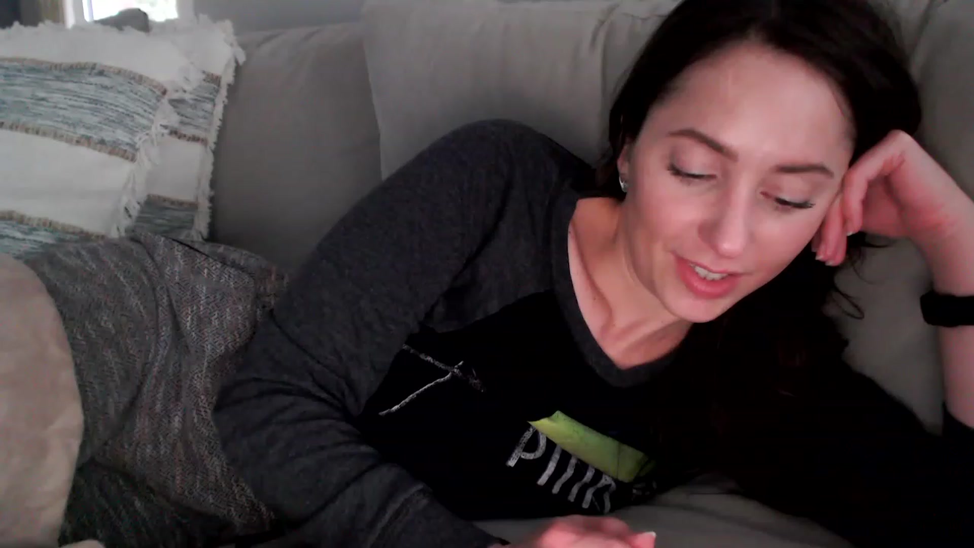 Gallery image thumbnail from Lust_4_Life's myfreecams stream on, 05/17/2023, 24:01 image 20 of 20