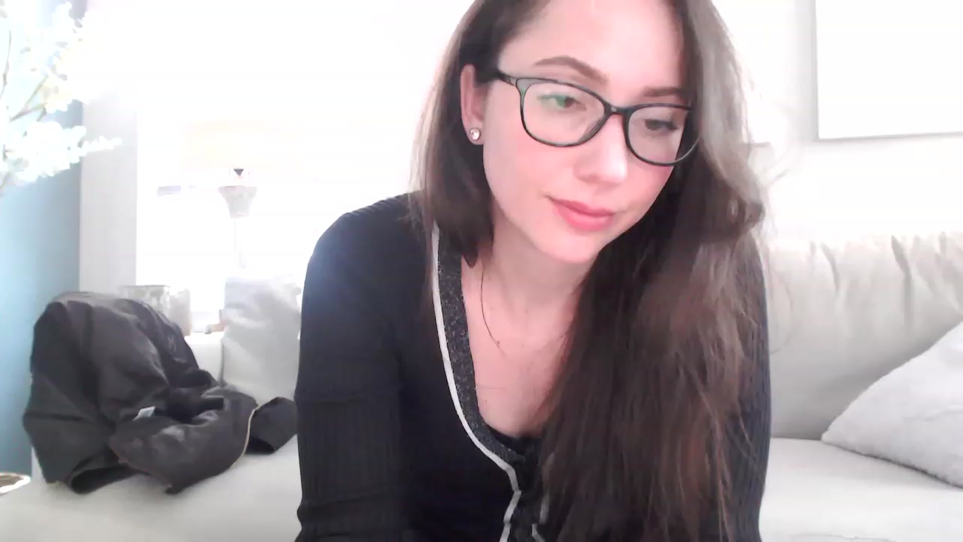 Gallery image thumbnail from Lust_4_Life's myfreecams stream on, 05/17/2023, 22:50 image 16 of 20