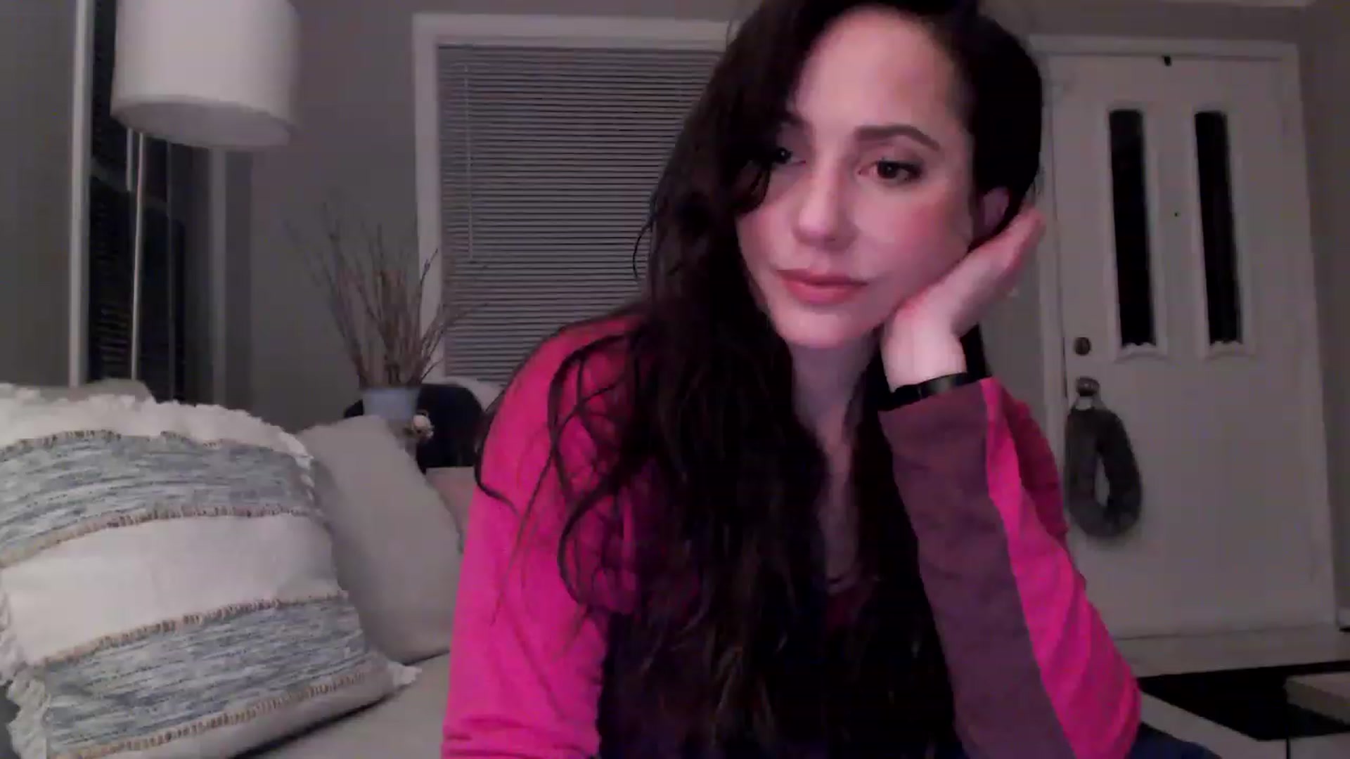 Gallery image thumbnail from Lust_4_Life's myfreecams stream on, 05/19/2023, 02:06 image 10 of 20