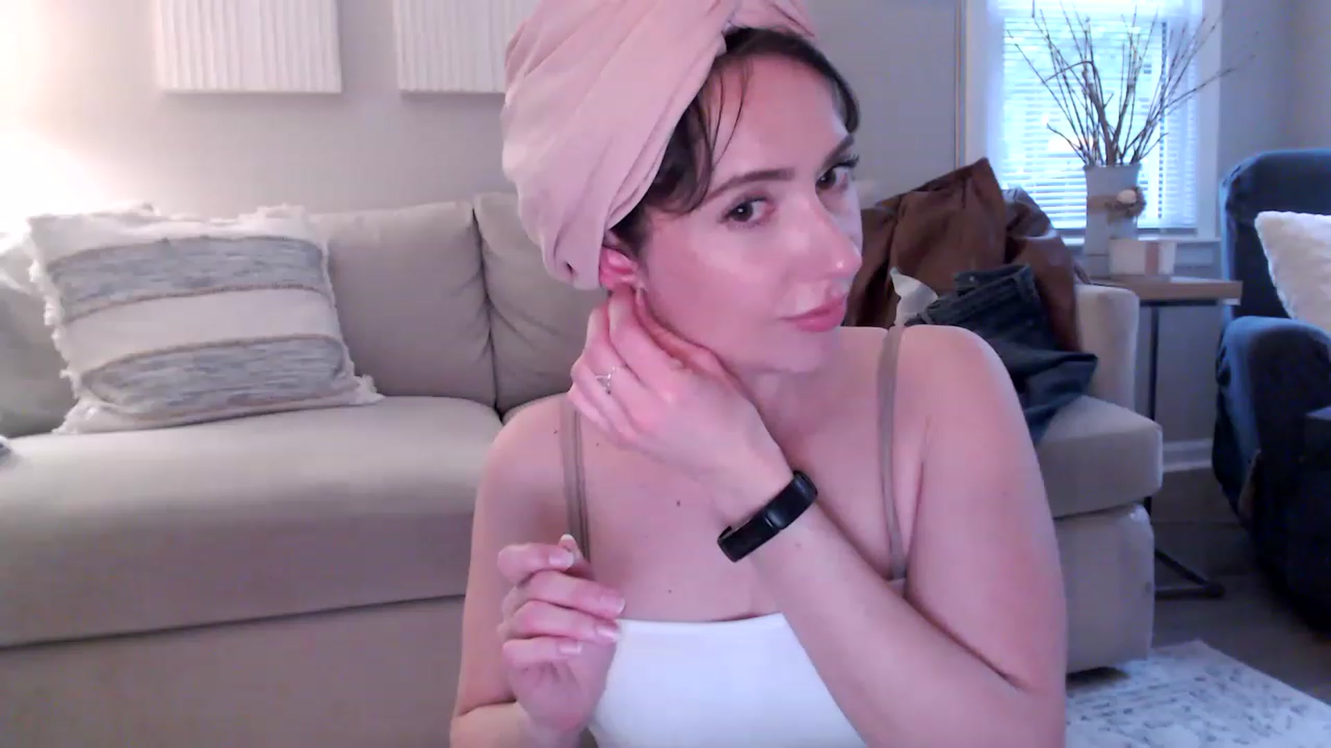 Gallery image thumbnail from Lust_4_Life's myfreecams stream on, 05/20/2023, 24:42 image 9 of 20