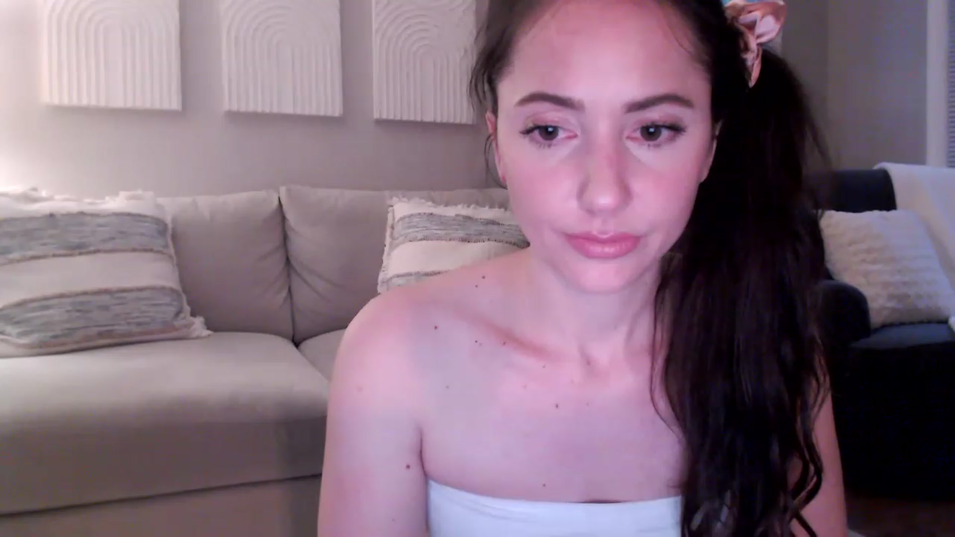 Gallery image thumbnail from Lust_4_Life's myfreecams stream on, 05/20/2023, 24:42 image 19 of 20