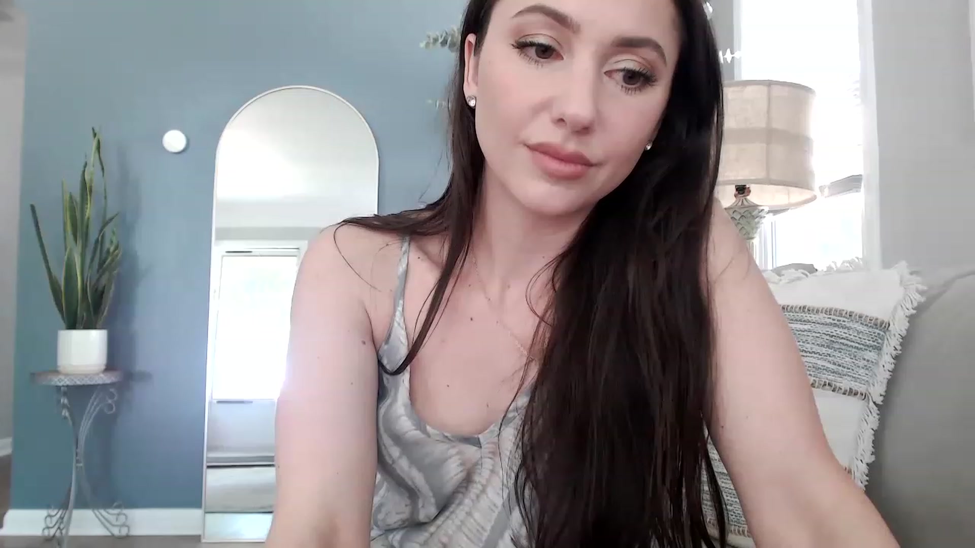 Gallery image thumbnail from Lust_4_Life's myfreecams stream on, 05/27/2023, 16:39 image 17 of 20