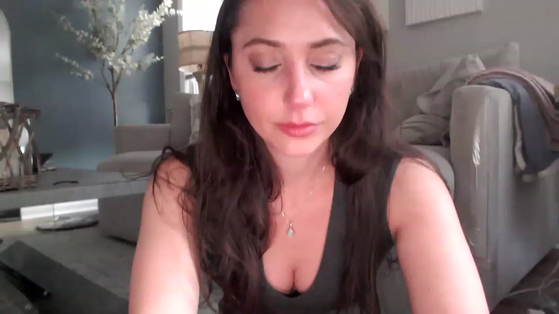 Gallery image thumbnail from Lust_4_Life's myfreecams stream on, 06/01/2023, 01:48 image 1 of 20